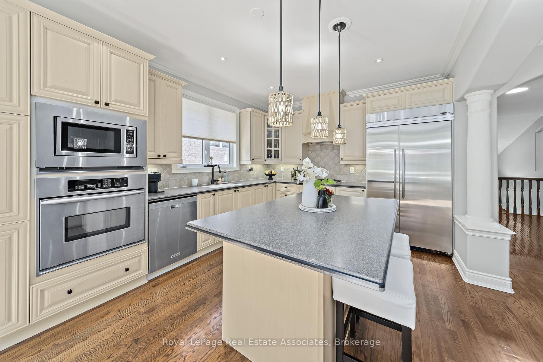 Photo 19 of 50 Arborglen Drive, Halton Hills, Georgetown — HOMEH