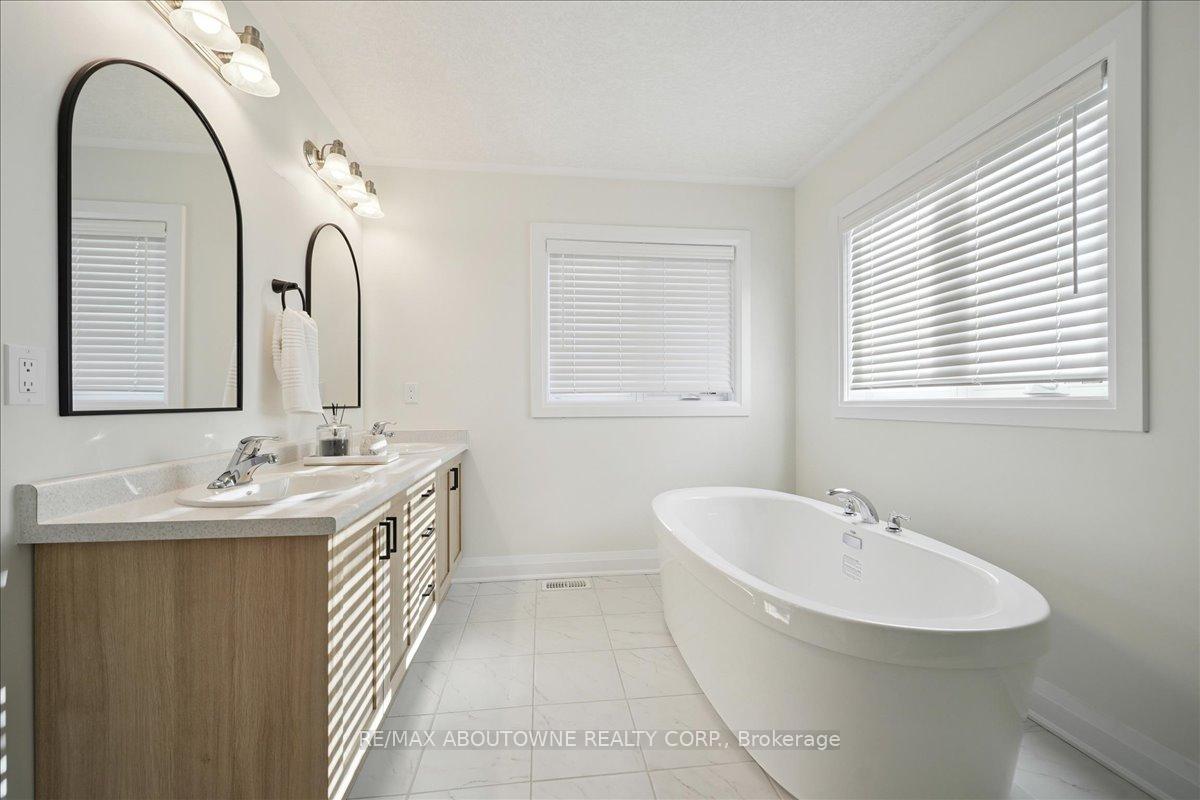 Photo 29 of 96 Nathalie Street, Kitchener — HOMEH