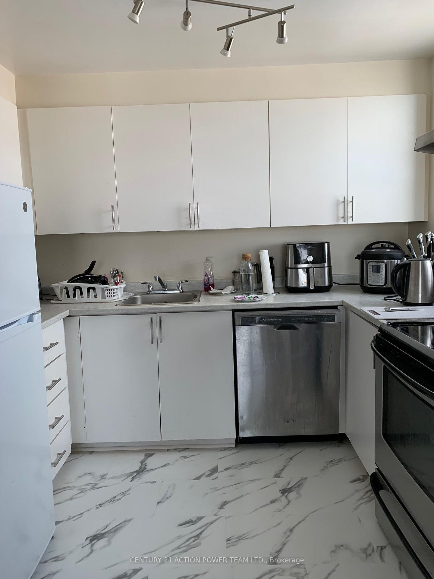 Photo of Unit 1010, 1440 Heron Road