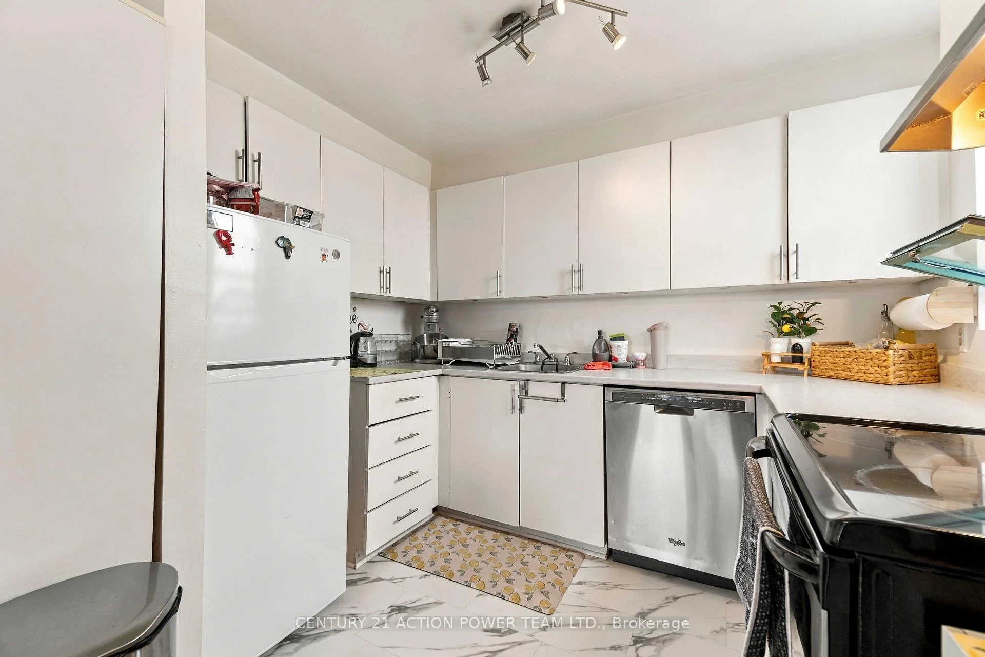 Photo 27 of Unit 1010, 1440 Heron Road, Ottawa, Heron Gate — HOMEH