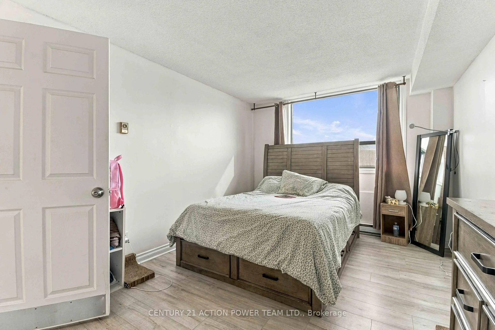 Photo 31 of Unit 1010, 1440 Heron Road, Ottawa, Heron Gate — HOMEH