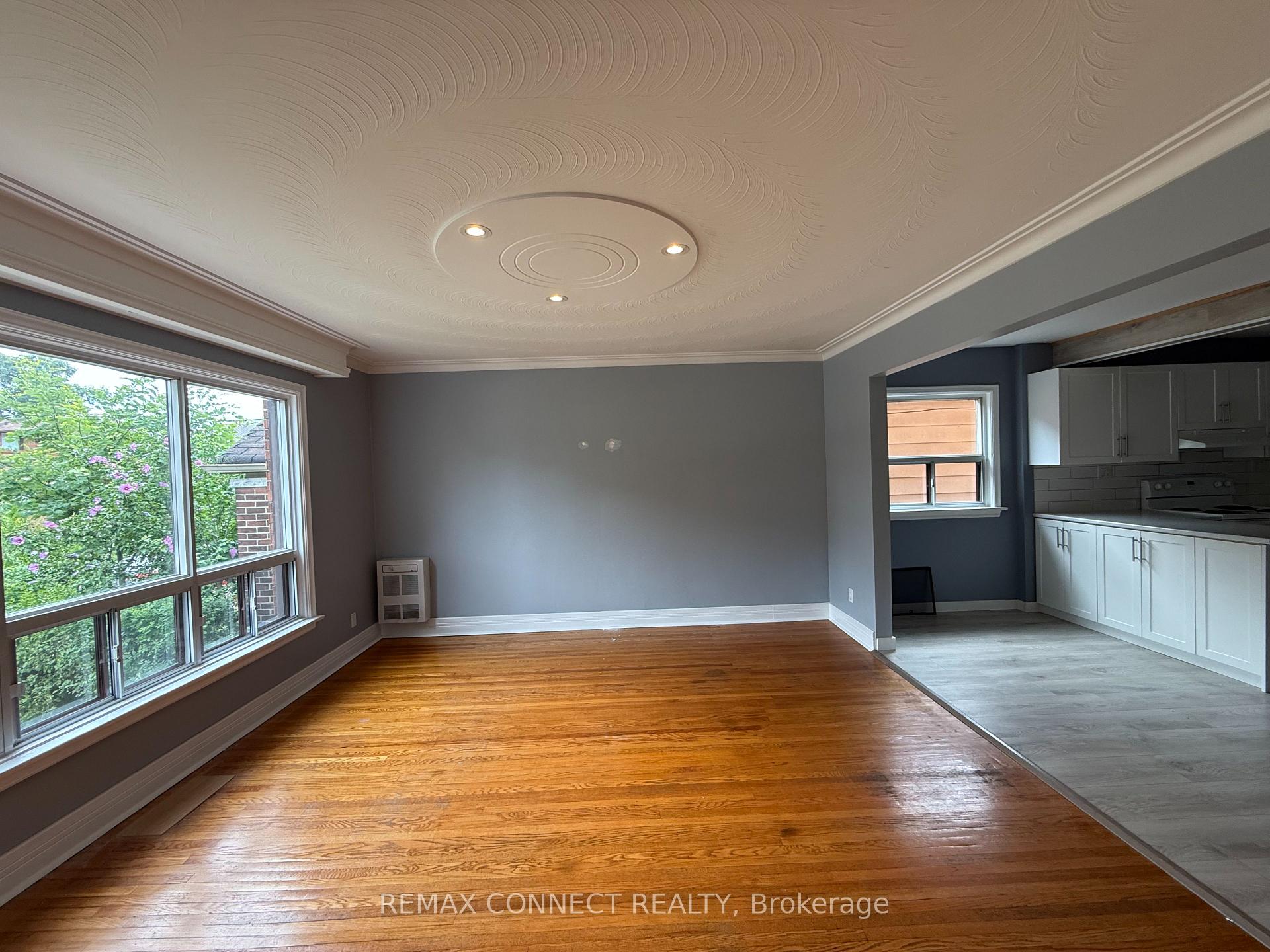 Photo 3 of 82 Brookside Avenue, Toronto, Runnymede-Bloor West Village — HOMEH
