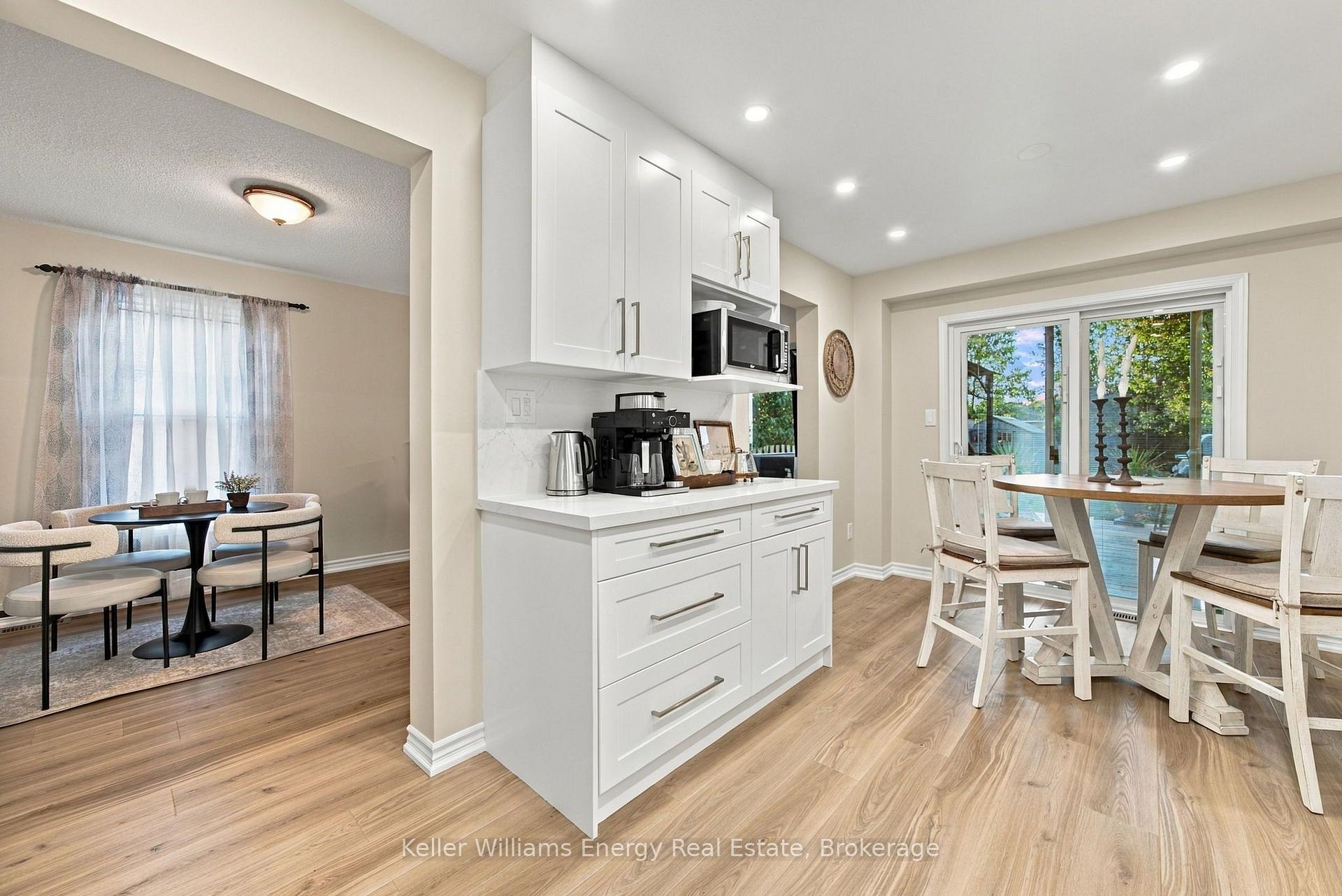 Photo 4 of 746 Elderberry Drive, Oshawa, Pinecrest — HOMEH