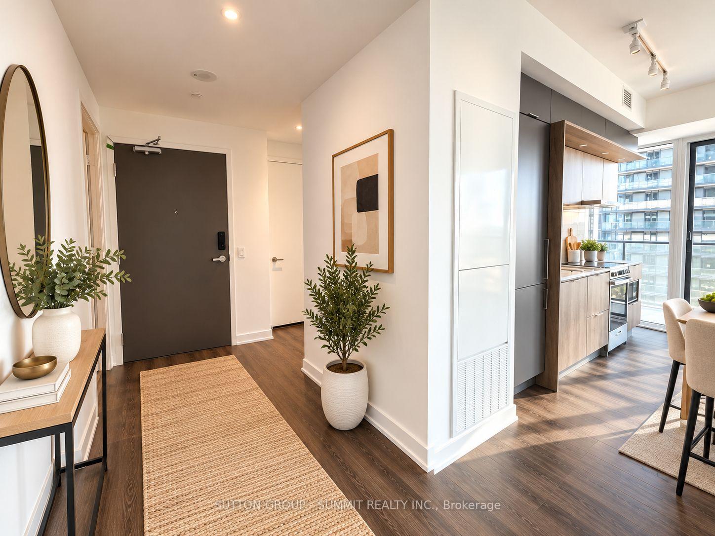 Photo 5 of Unit 5903, 448 Burnhamthorpe Road W, Mississauga, City Centre — HOMEH