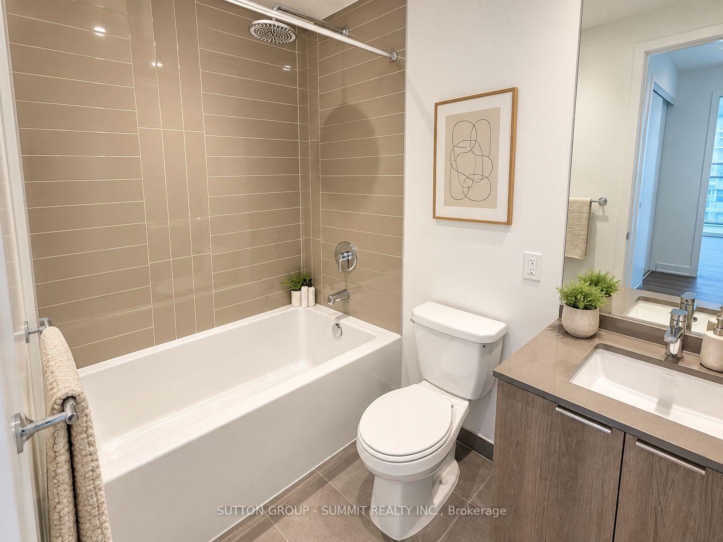 Photo 13 of Unit 5903, 448 Burnhamthorpe Road W, Mississauga, City Centre — HOMEH