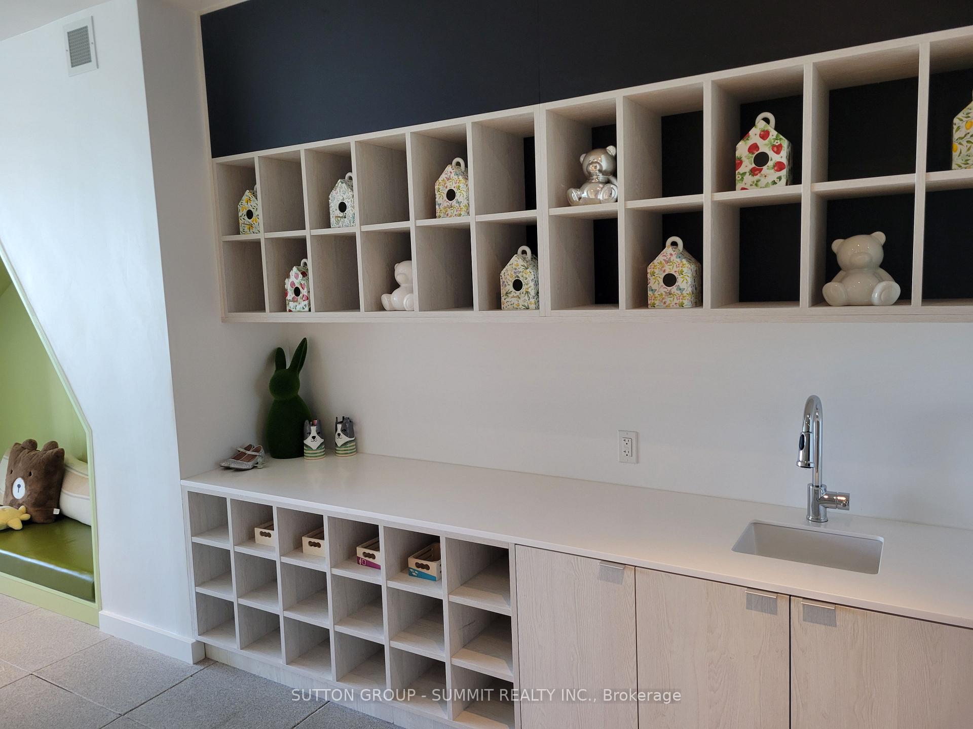 Photo 14 of Unit 5903, 448 Burnhamthorpe Road W, Mississauga, City Centre — HOMEH