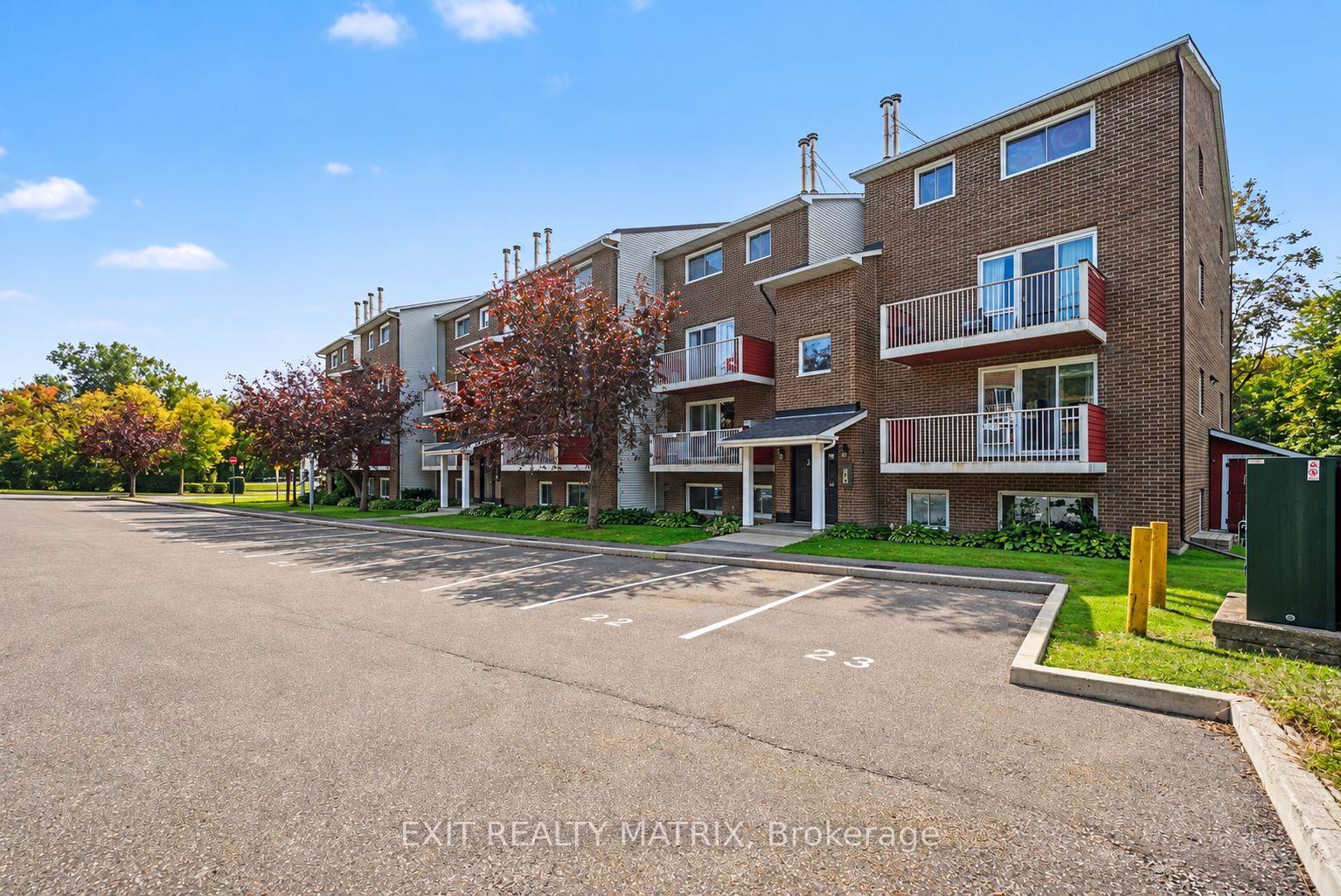 Photo 2 of Unit 302, 1589 St. Bernard Street, Ottawa, Sawmill Creek/Timbermill — HOMEH