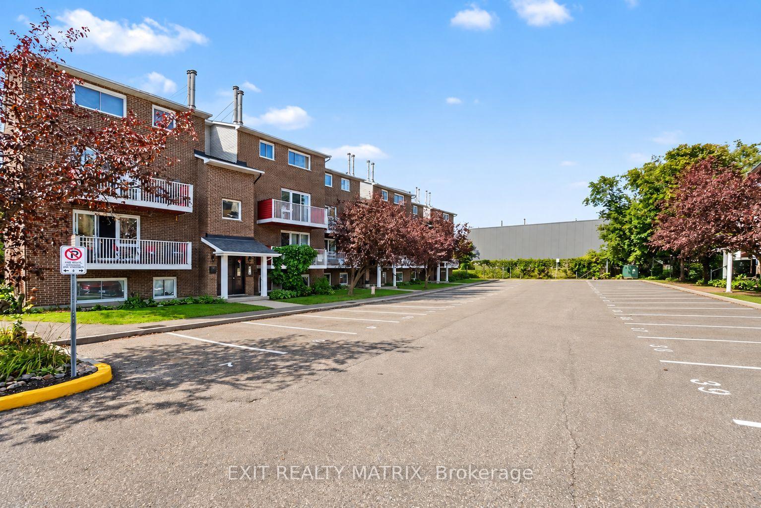 Photo 4 of Unit 302, 1589 St. Bernard Street, Ottawa, Sawmill Creek/Timbermill — HOMEH