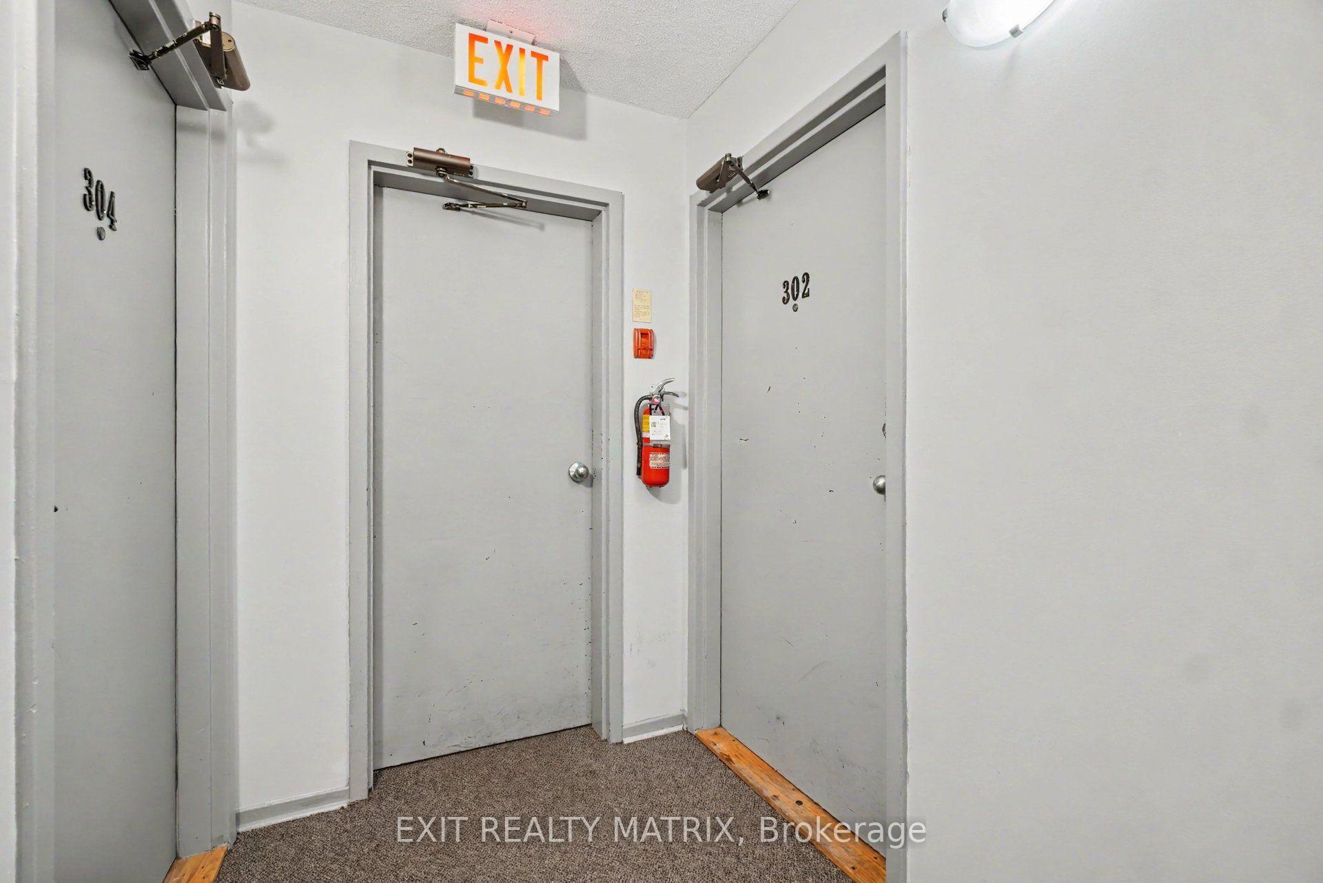 Photo 7 of Unit 302, 1589 St. Bernard Street, Ottawa, Sawmill Creek/Timbermill — HOMEH