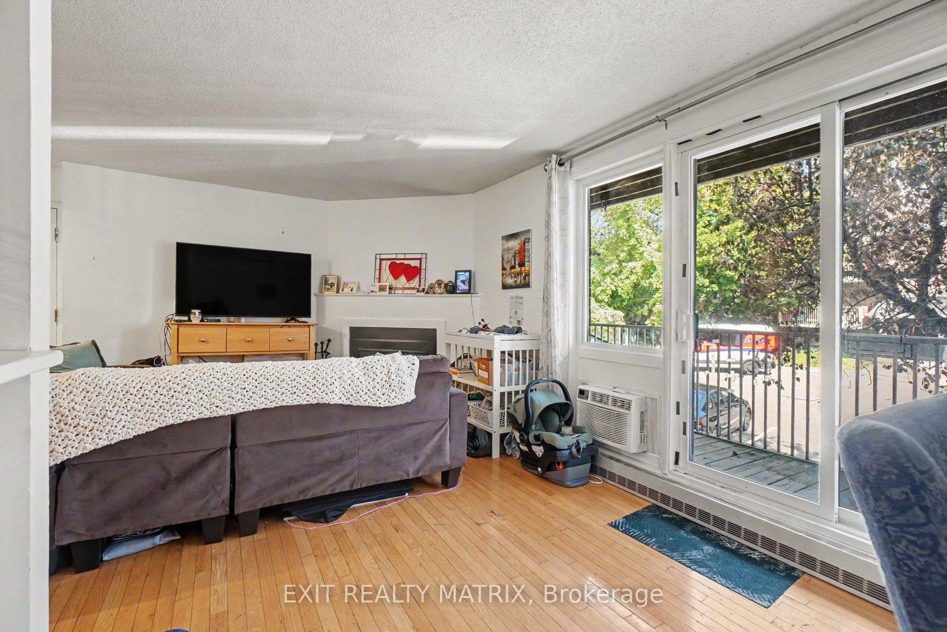 Photo 9 of Unit 302, 1589 St. Bernard Street, Ottawa, Sawmill Creek/Timbermill — HOMEH