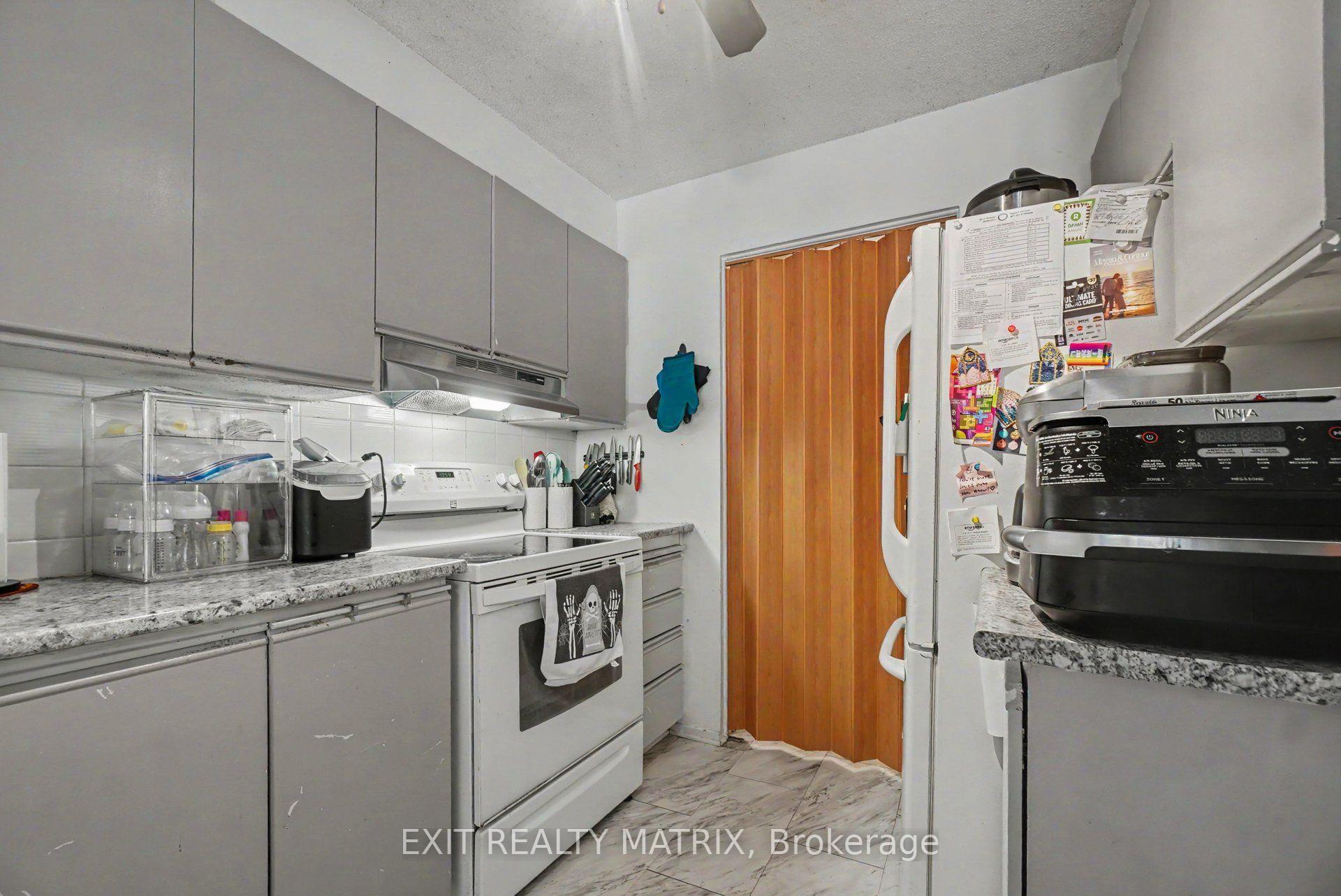 Photo 14 of Unit 302, 1589 St. Bernard Street, Ottawa, Sawmill Creek/Timbermill — HOMEH