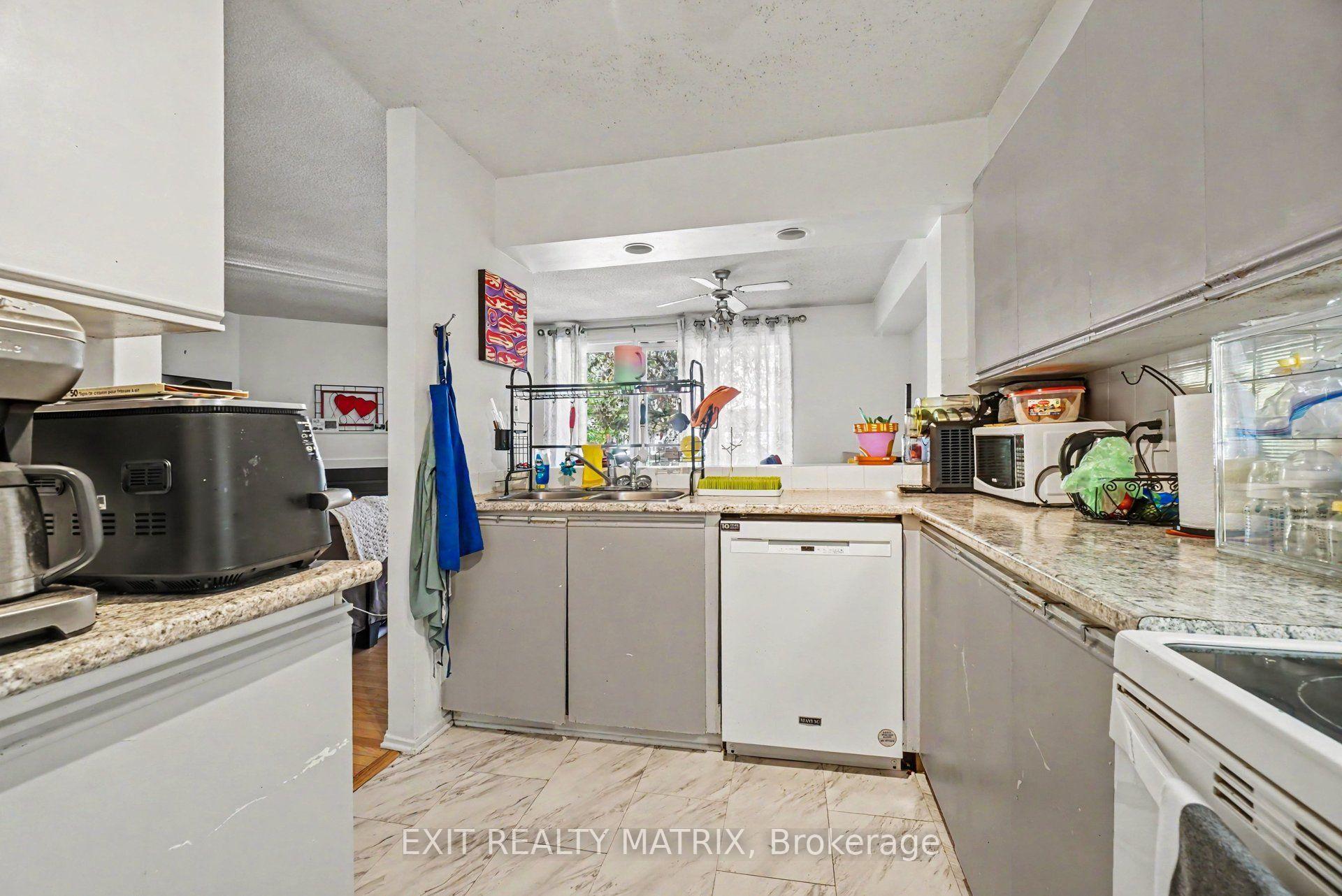 Photo 18 of Unit 302, 1589 St. Bernard Street, Ottawa, Sawmill Creek/Timbermill — HOMEH