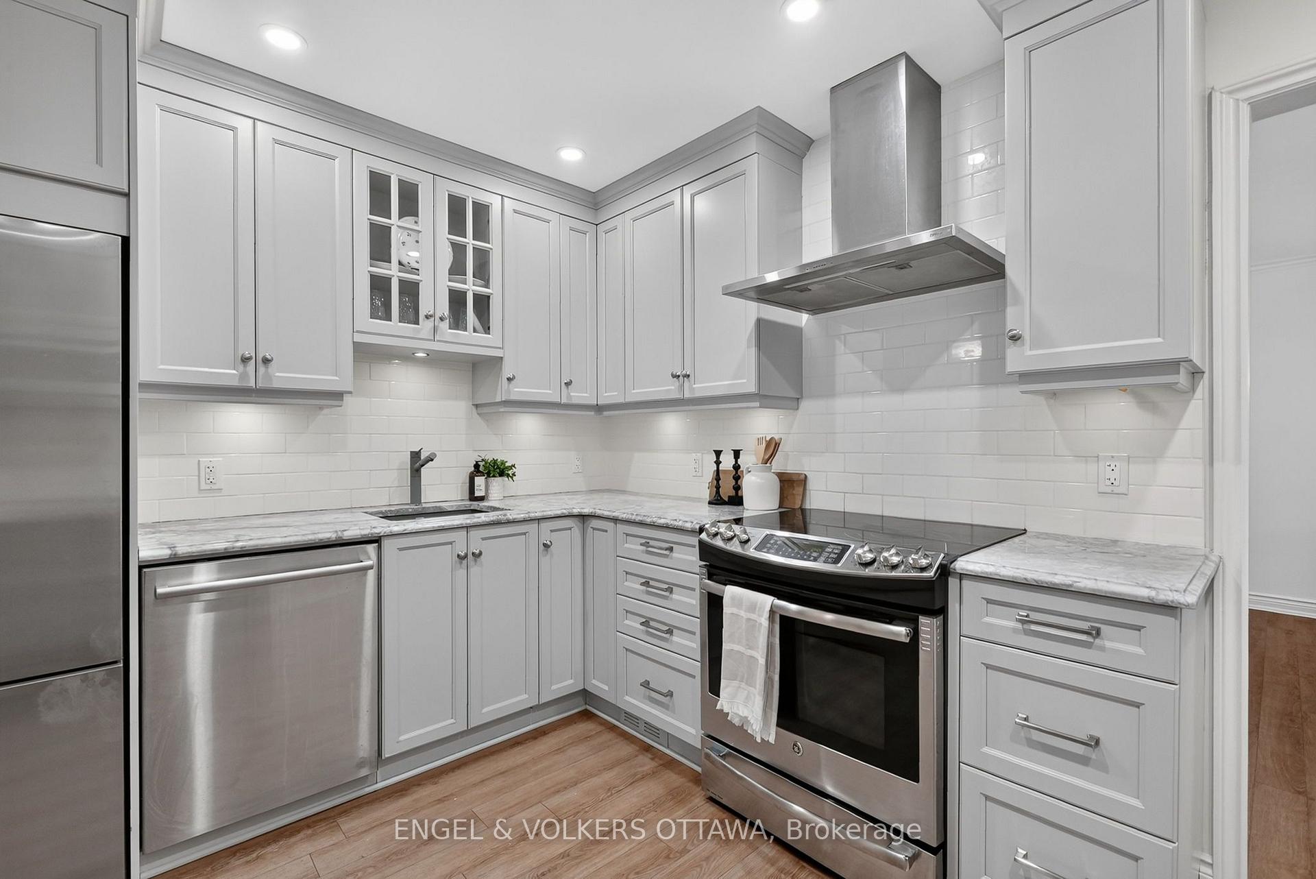 Photo 4 of Unit 7, 55 Whitemarl Drive, Ottawa, Rockcliffe — HOMEH