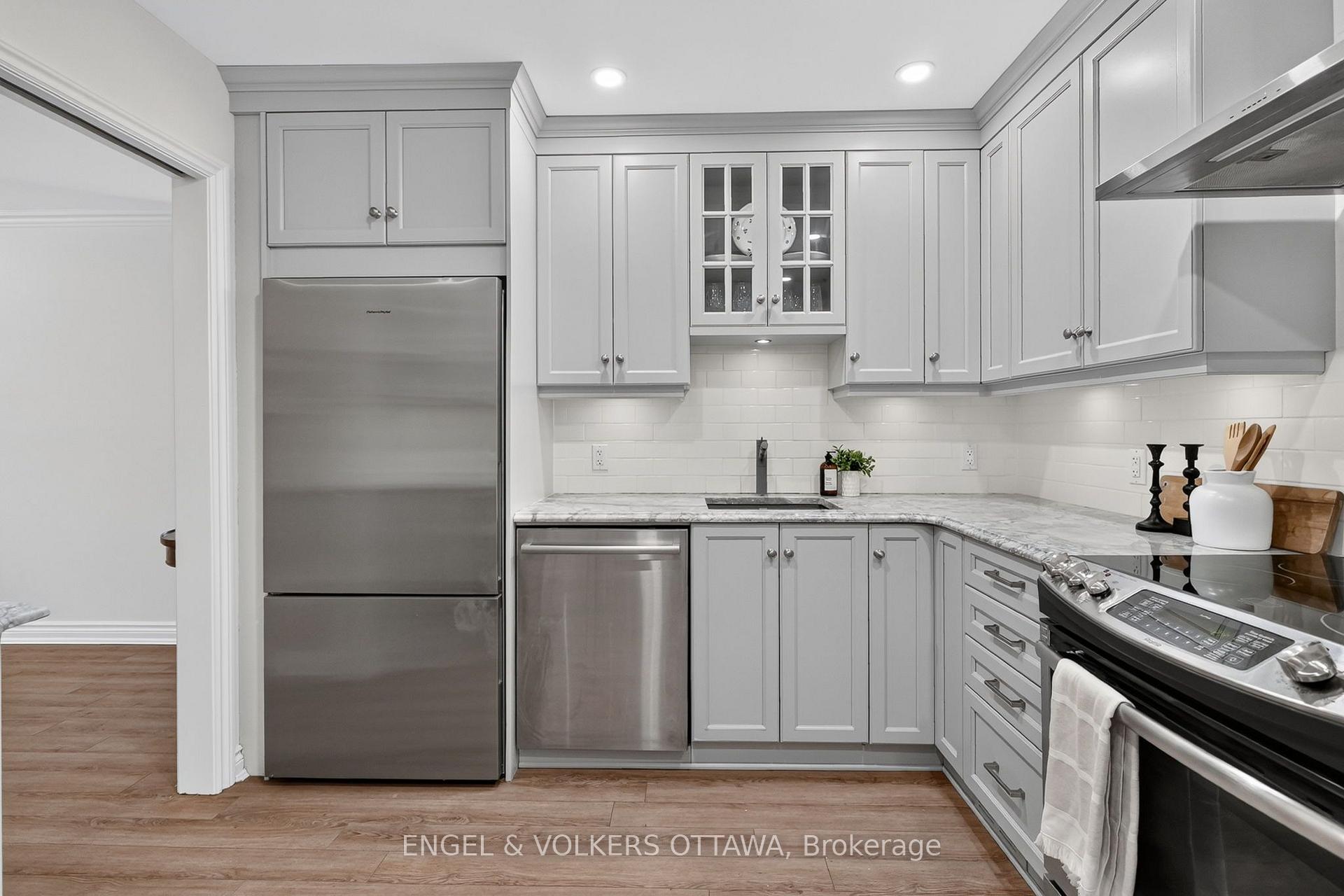 Photo 5 of Unit 7, 55 Whitemarl Drive, Ottawa, Rockcliffe — HOMEH
