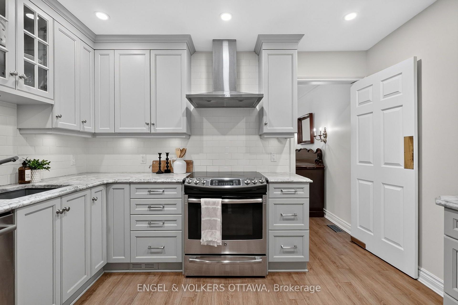 Photo 6 of Unit 7, 55 Whitemarl Drive, Ottawa, Rockcliffe — HOMEH