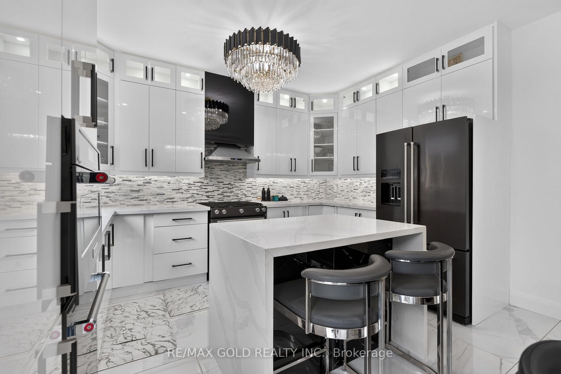 Photo 18 of 94 Twin Streams Road, Whitby, Williamsburg — HOMEH