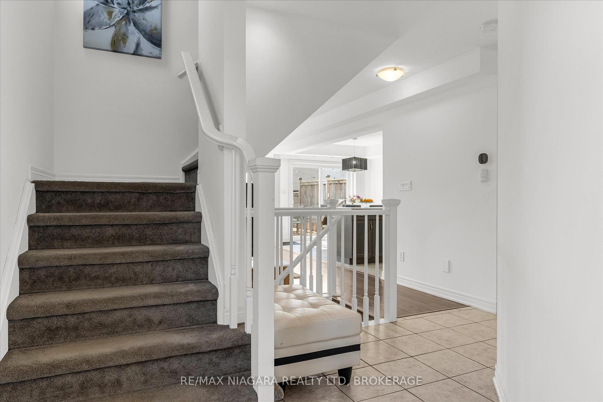 Photo 9 of 187 Cardinal Crescent, Welland, Coyle Creek — HOMEH