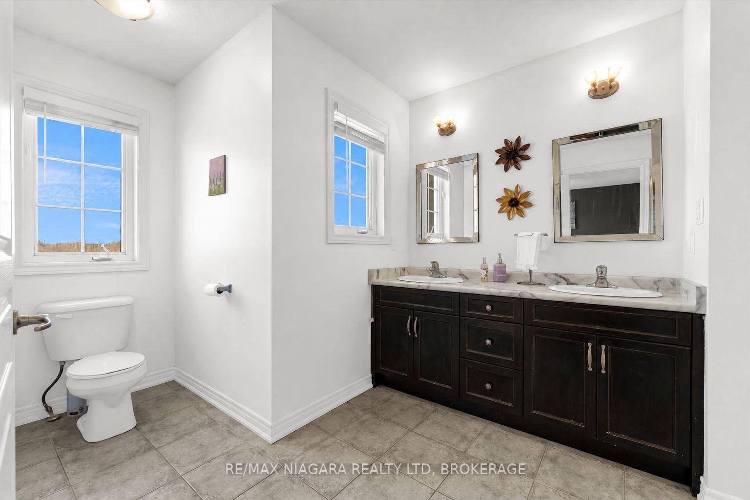 Photo 10 of 187 Cardinal Crescent, Welland, Coyle Creek — HOMEH