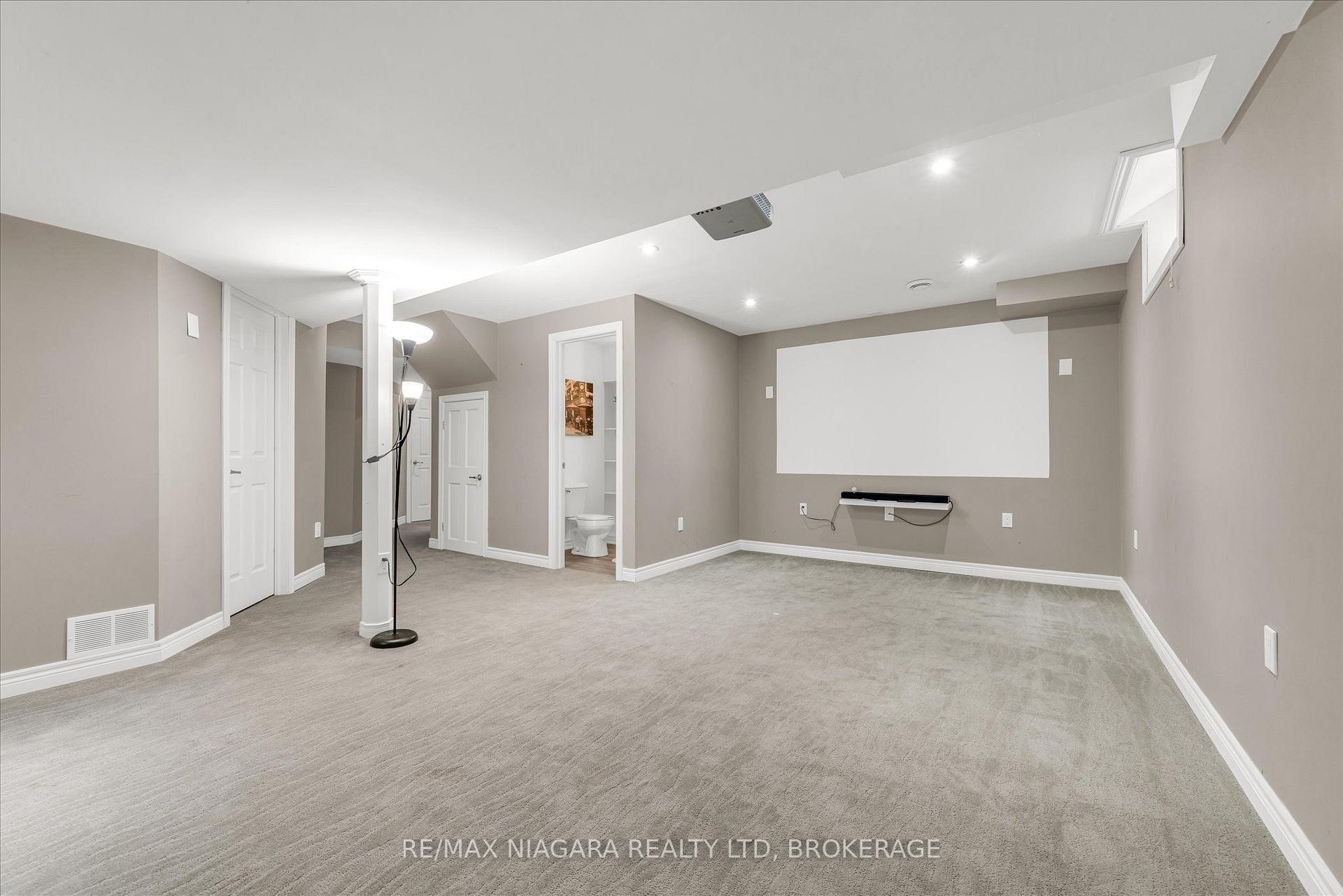 Photo 19 of 187 Cardinal Crescent, Welland, Coyle Creek — HOMEH