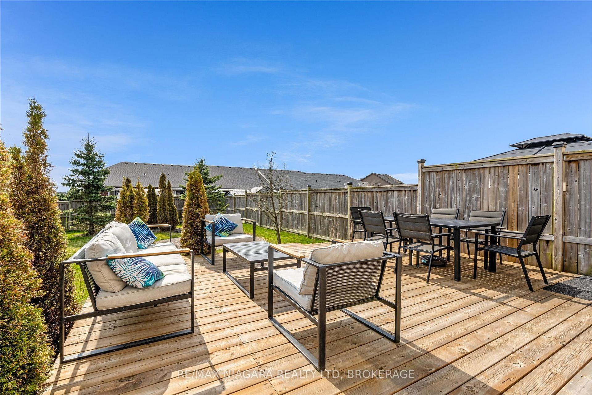 Photo 24 of 187 Cardinal Crescent, Welland, Coyle Creek — HOMEH
