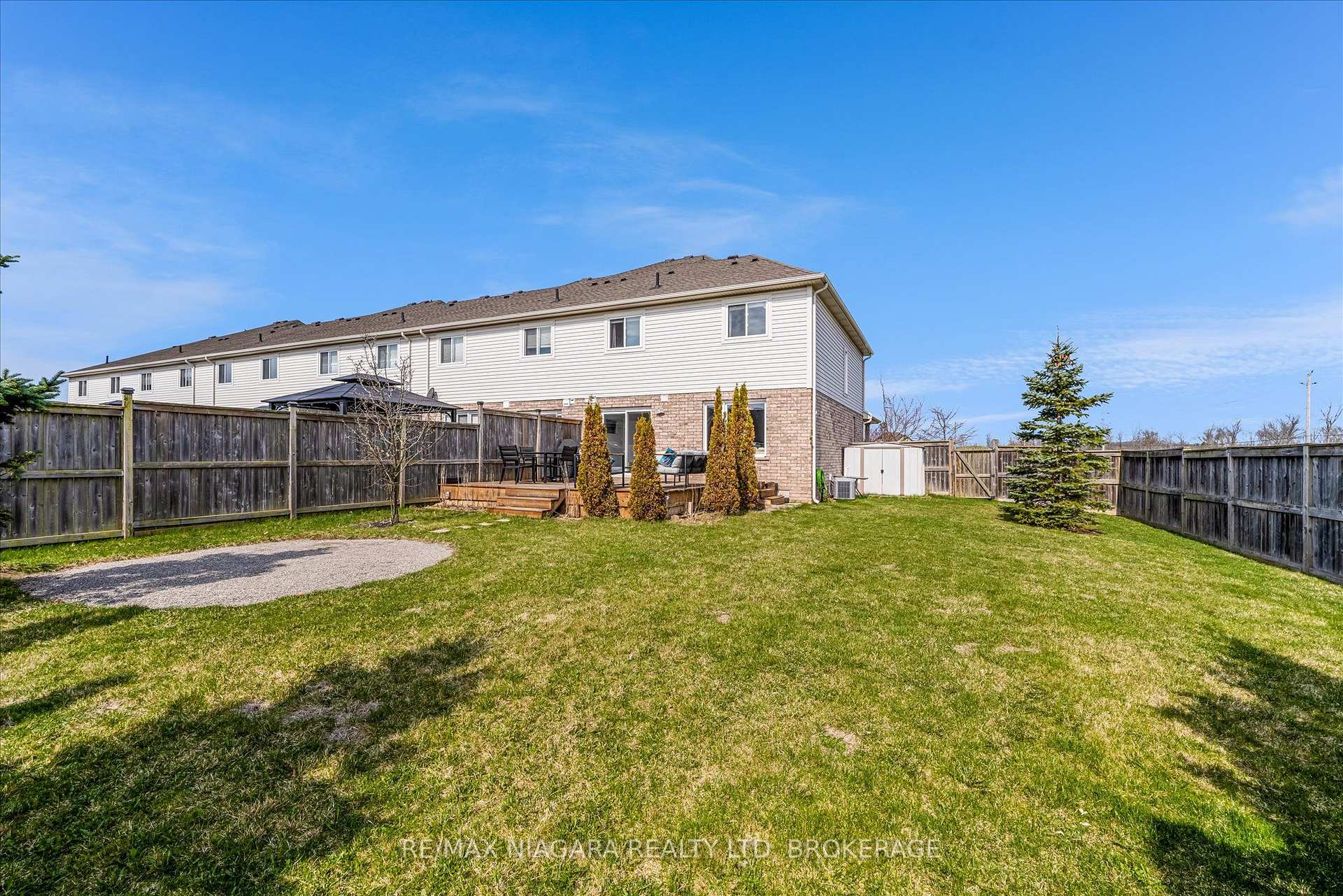 Photo 25 of 187 Cardinal Crescent, Welland, Coyle Creek — HOMEH