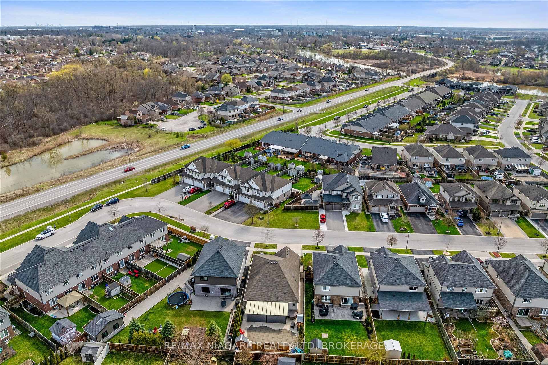 Photo 28 of 187 Cardinal Crescent, Welland, Coyle Creek — HOMEH