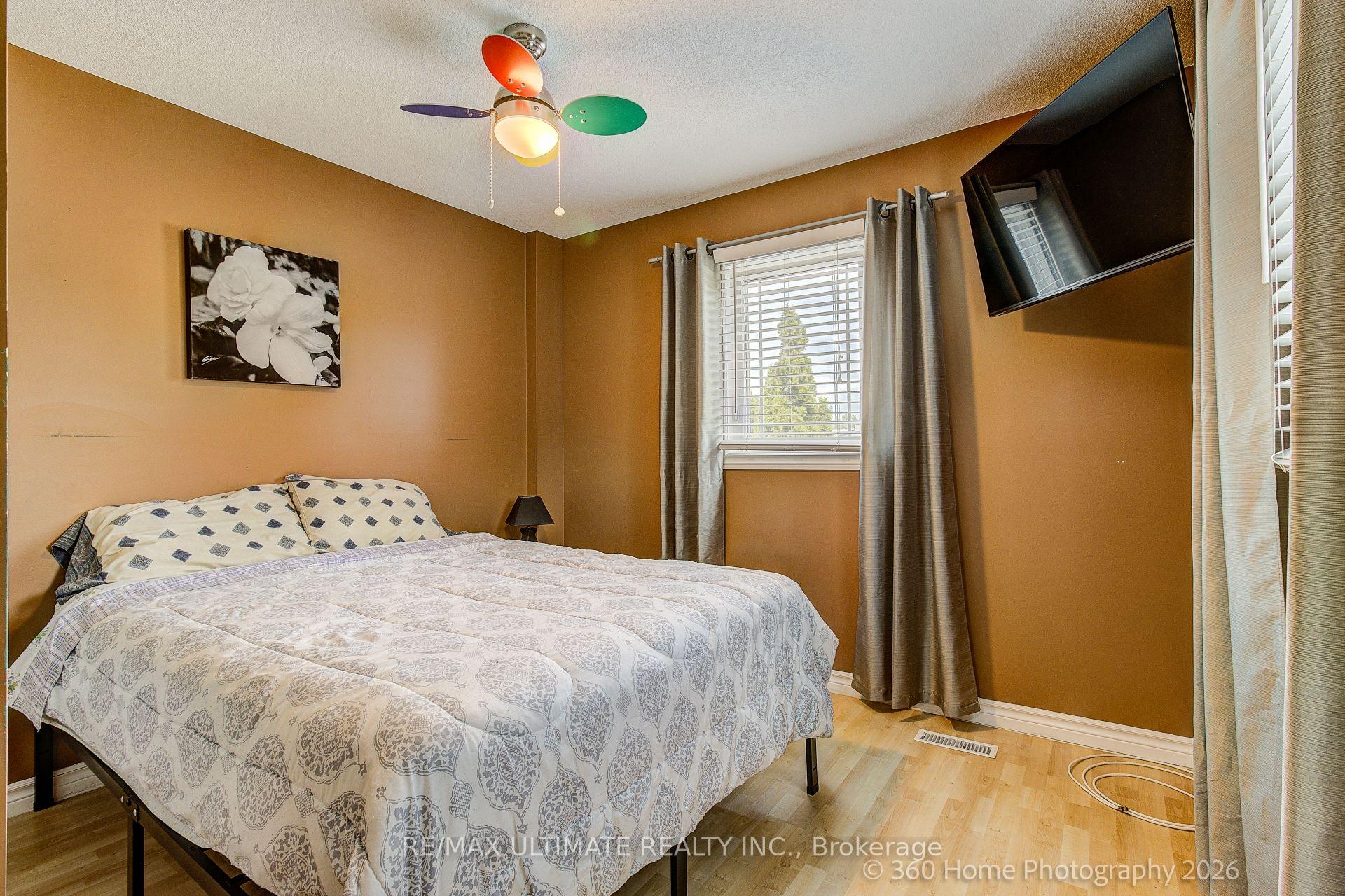 Photo 18 of 23 Windham Crescent, Clarington, Courtice — HOMEH