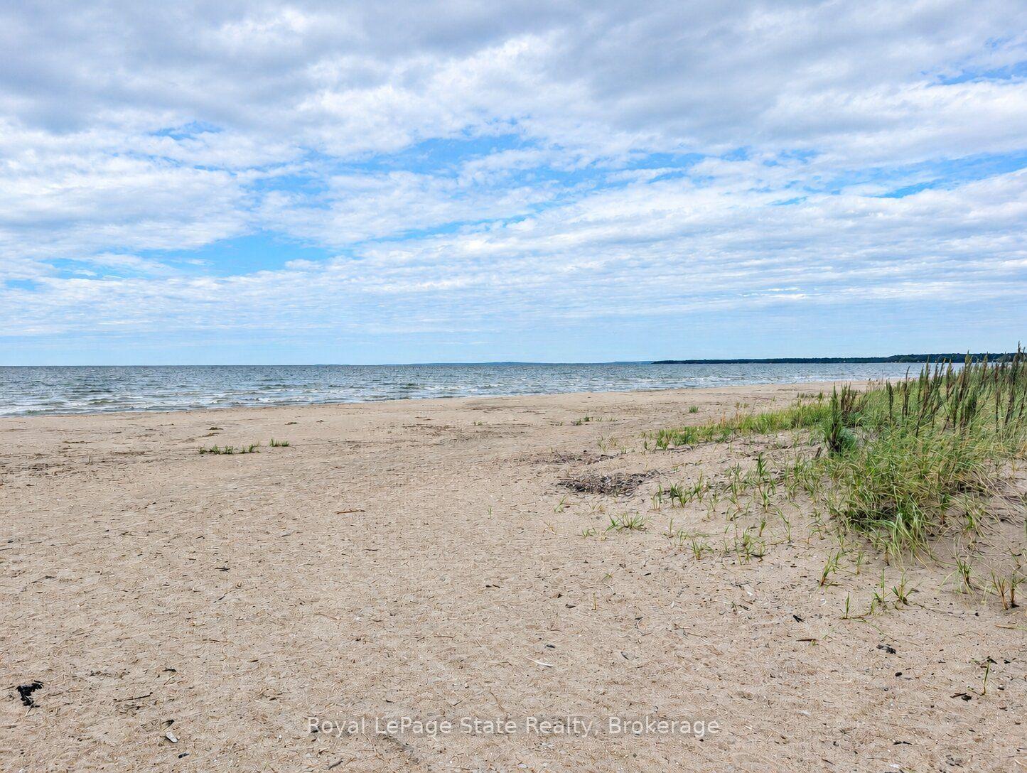 Photo 14 of 34 Temagami Trail, Wasaga Beach — HOMEH