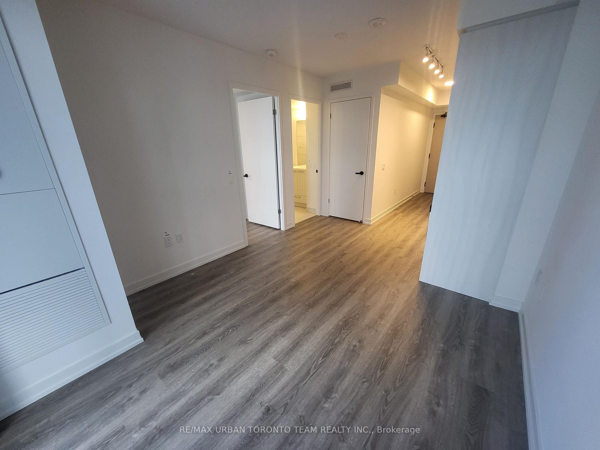 Photo 4 of Unit 2002, 195 Commerce Street, Vaughan, Vaughan Corporate Centre — HOMEH