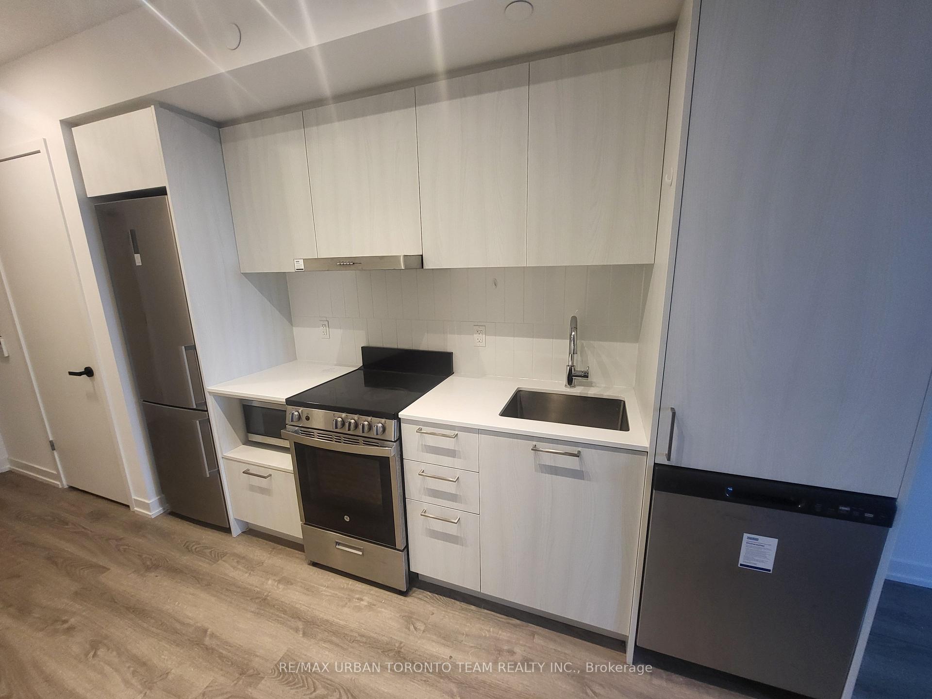 Photo 6 of Unit 2002, 195 Commerce Street, Vaughan, Vaughan Corporate Centre — HOMEH