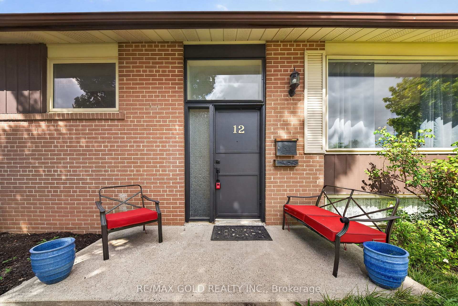 Photo 5 of 12 Alexandria Crescent, Brampton, Avondale — HOMEH