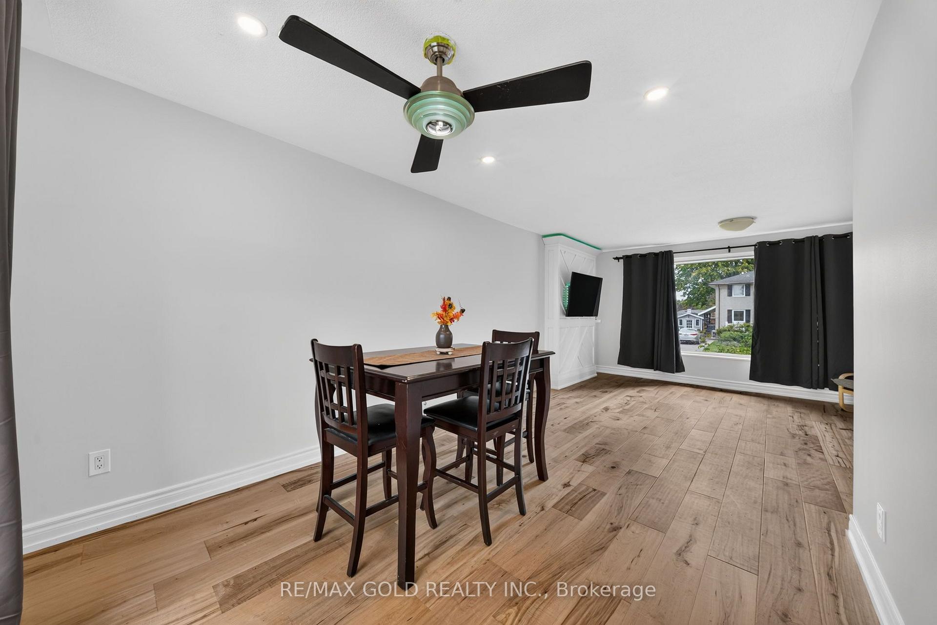 Photo 9 of 12 Alexandria Crescent, Brampton, Avondale — HOMEH