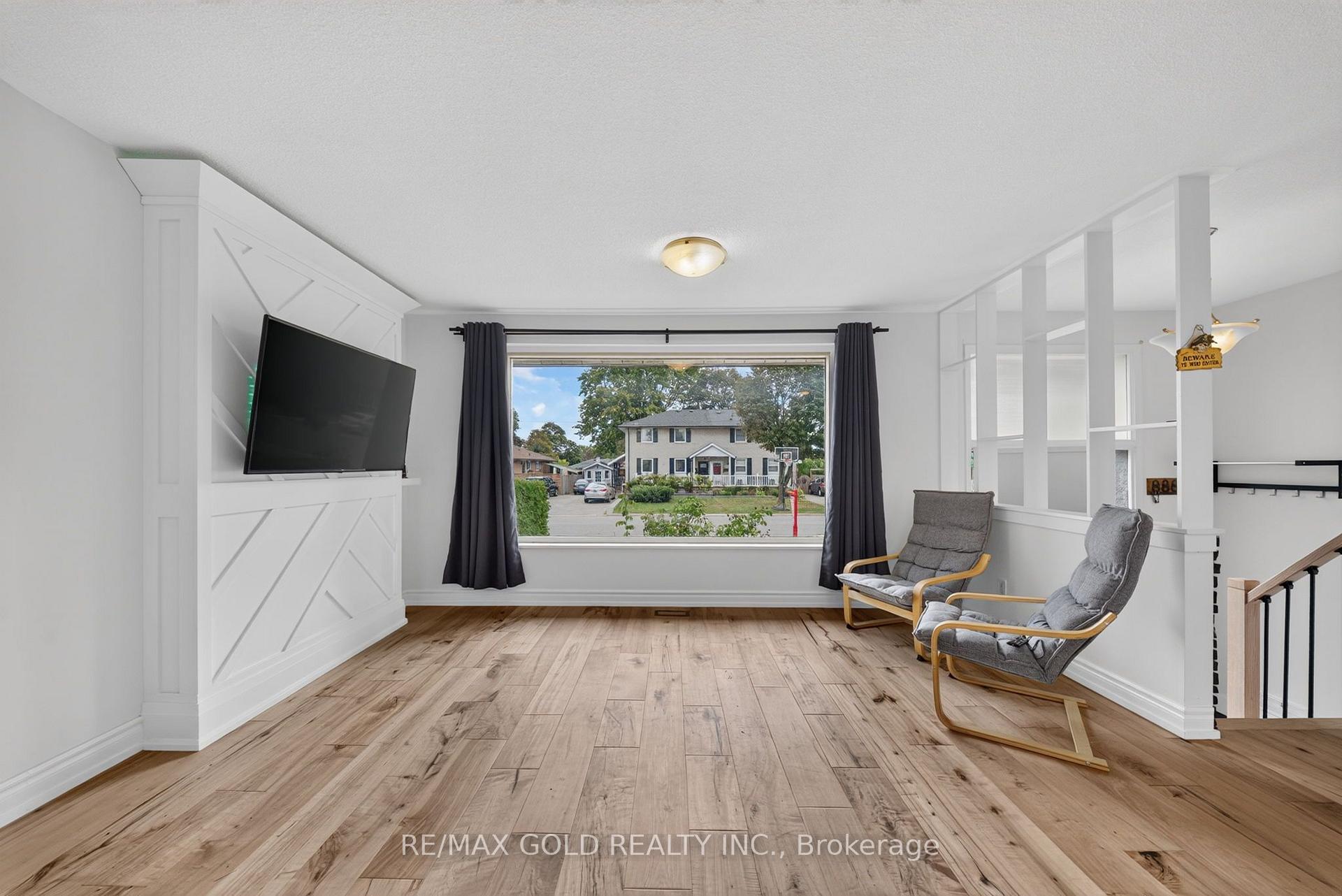Photo 13 of 12 Alexandria Crescent, Brampton, Avondale — HOMEH
