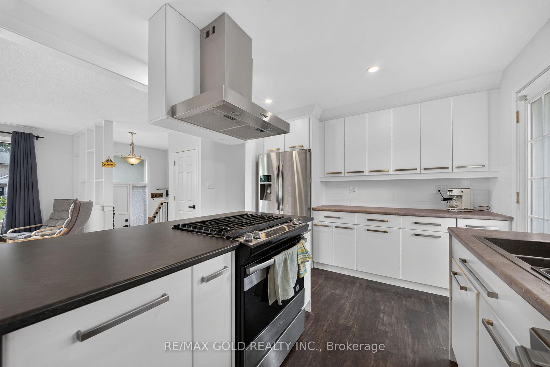 Photo 18 of 12 Alexandria Crescent, Brampton, Avondale — HOMEH