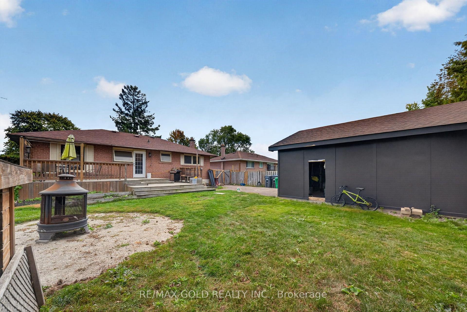 Photo 37 of 12 Alexandria Crescent, Brampton, Avondale — HOMEH