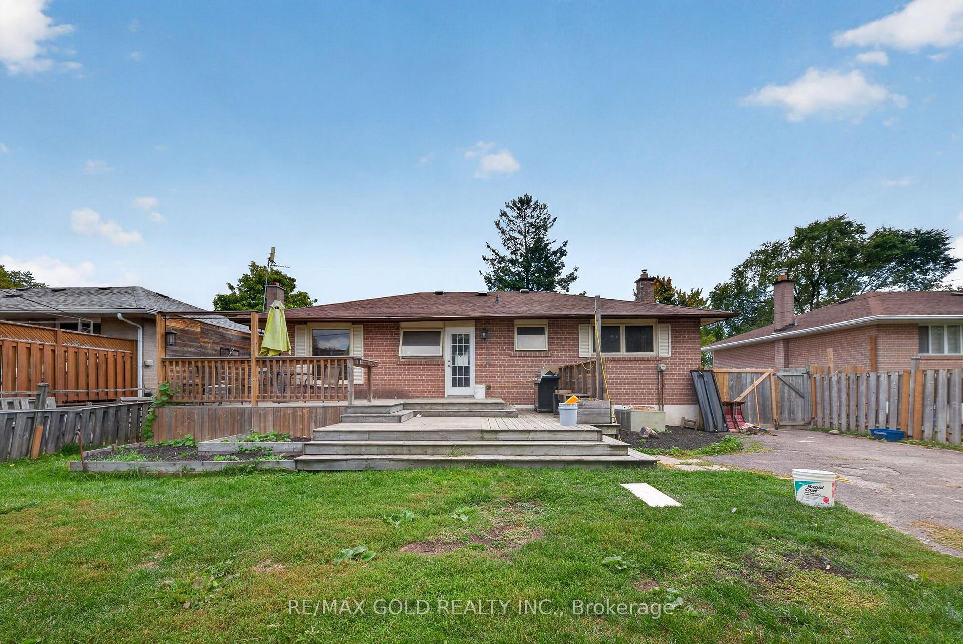 Photo 38 of 12 Alexandria Crescent, Brampton, Avondale — HOMEH