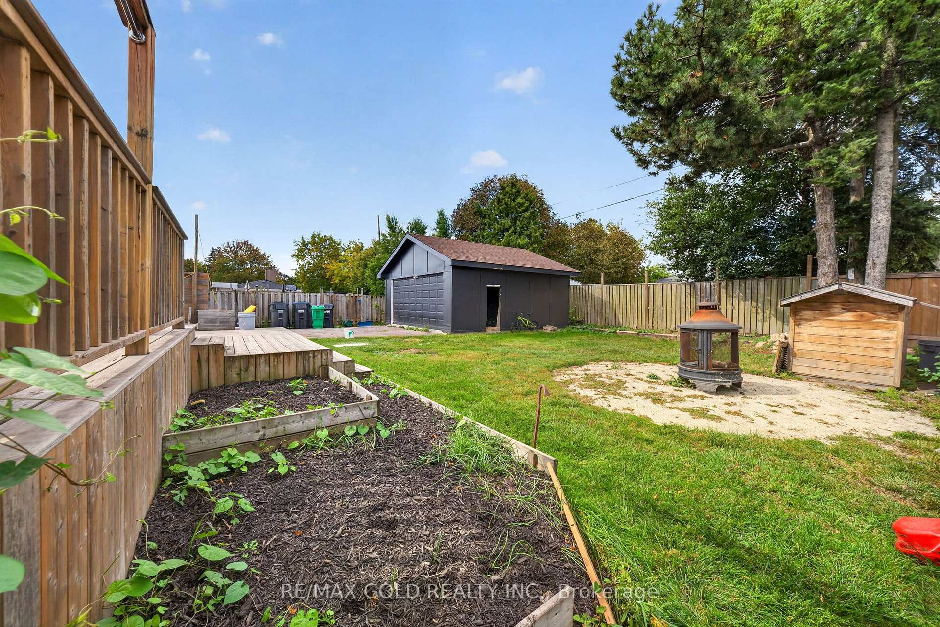 Photo 39 of 12 Alexandria Crescent, Brampton, Avondale — HOMEH