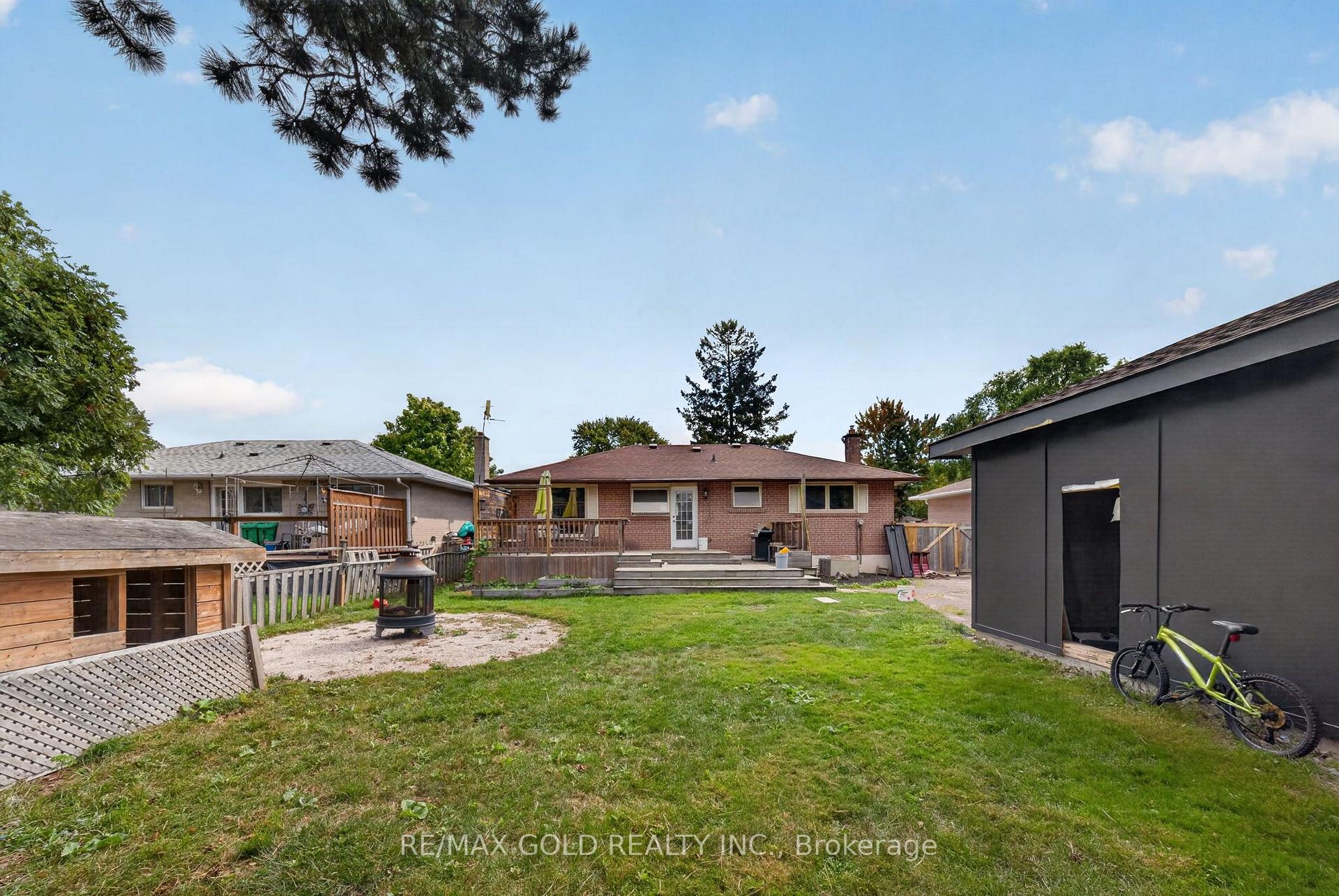 Photo 40 of 12 Alexandria Crescent, Brampton, Avondale — HOMEH
