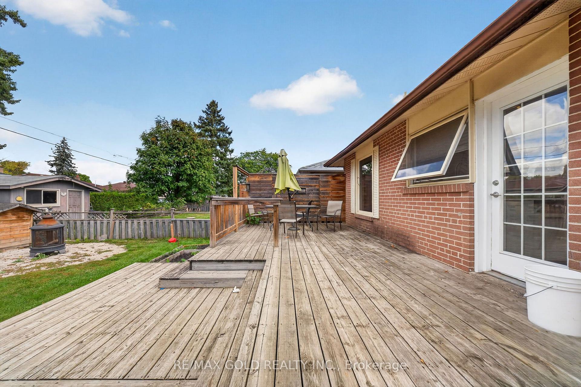 Photo 41 of 12 Alexandria Crescent, Brampton, Avondale — HOMEH