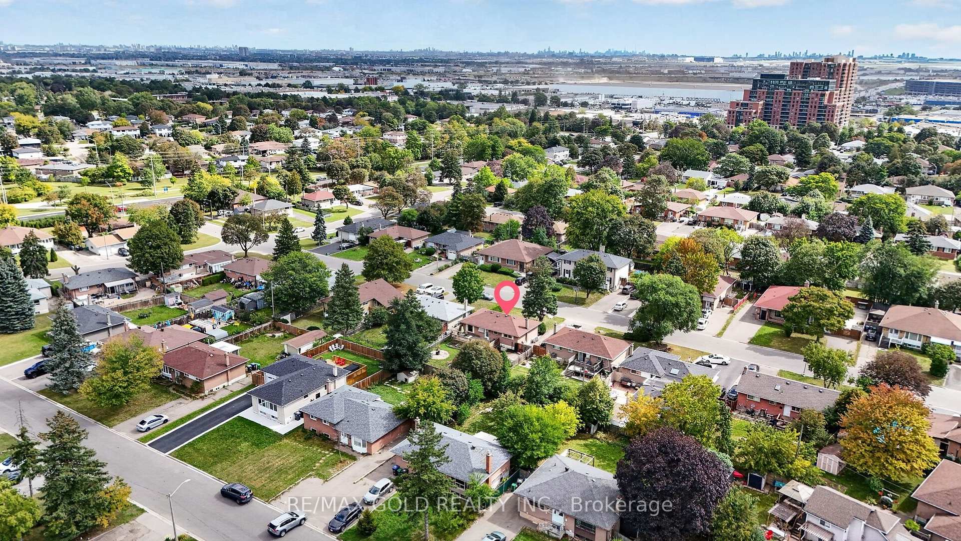 Photo 48 of 12 Alexandria Crescent, Brampton, Avondale — HOMEH
