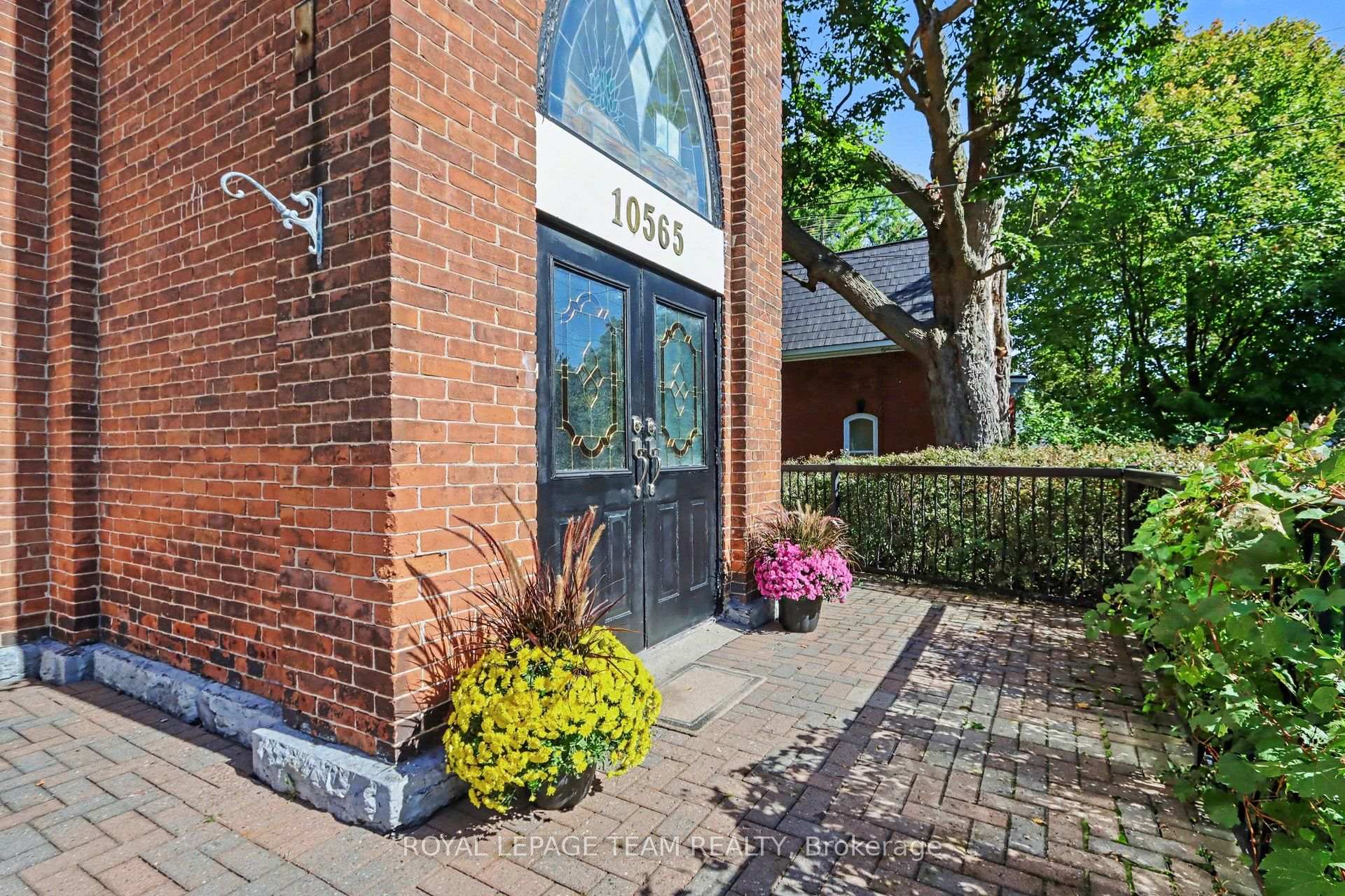 Photo 3 of 10565 Main Street, North Dundas, North Dundas (Mountain) Twp — HOMEH