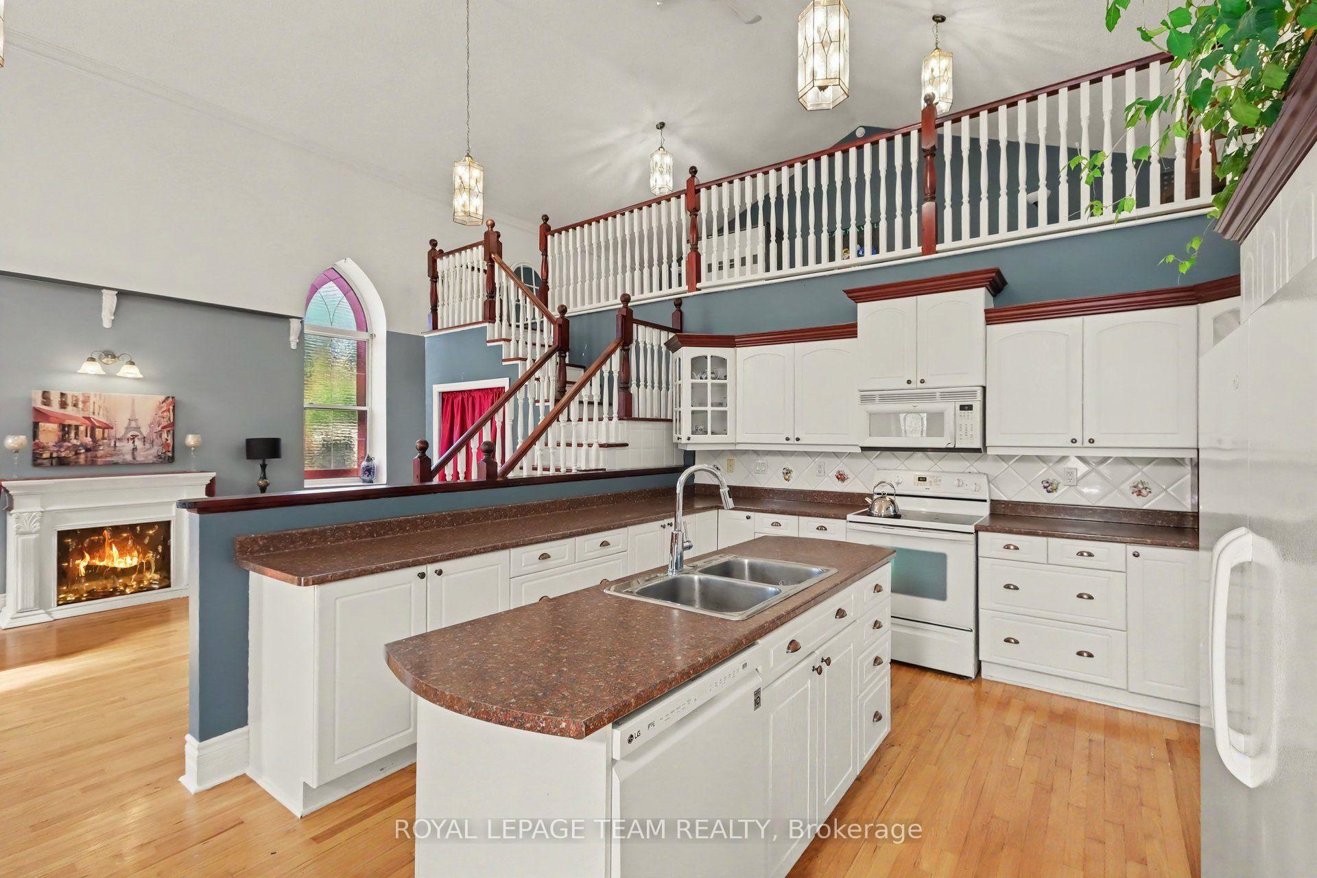 Photo 12 of 10565 Main Street, North Dundas, North Dundas (Mountain) Twp — HOMEH