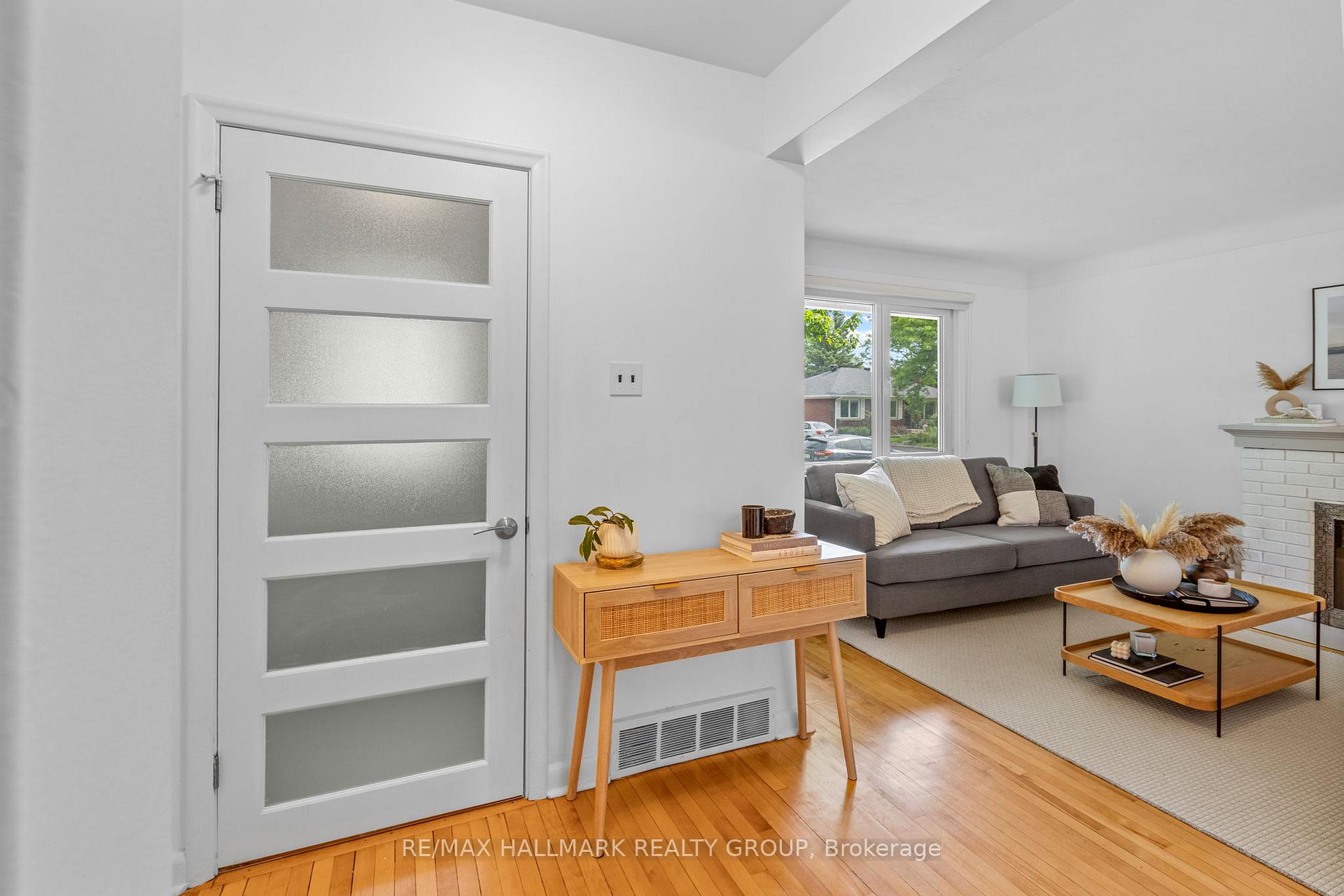 Photo 7 of 826 Colson Avenue, Ottawa, Elmvale Acres — HOMEH