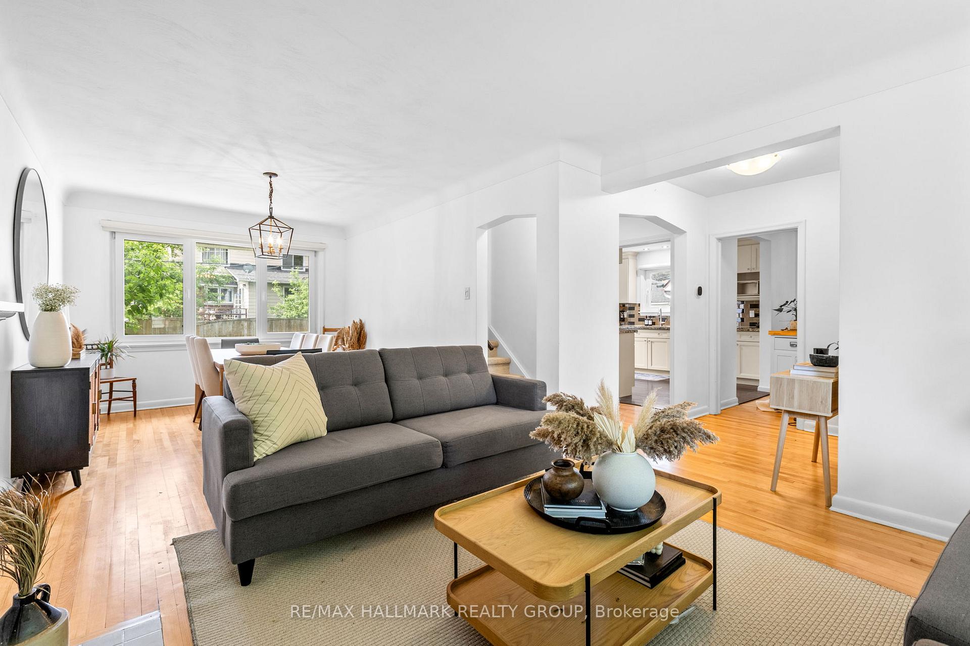 Photo 12 of 826 Colson Avenue, Ottawa, Elmvale Acres — HOMEH