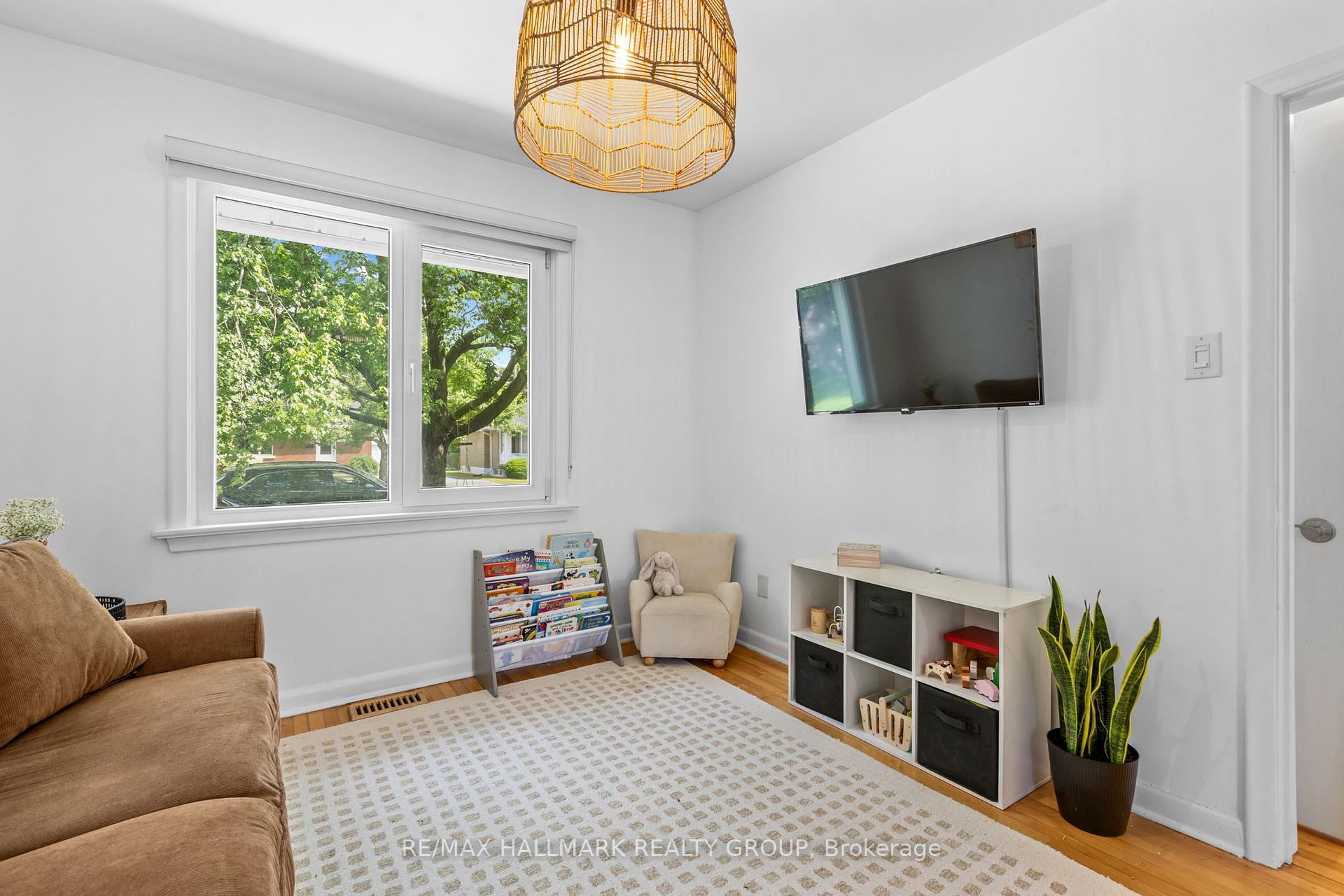 Photo 15 of 826 Colson Avenue, Ottawa, Elmvale Acres — HOMEH