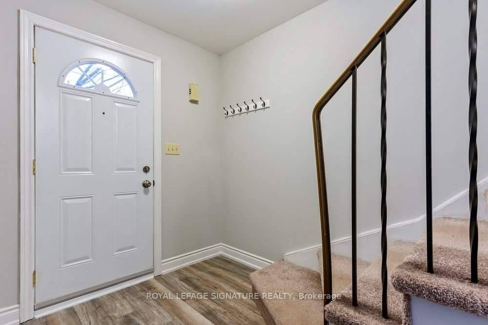 Photo 2 of Unit 5, 46 Mountainview Road S, Halton Hills, Georgetown — HOMEH