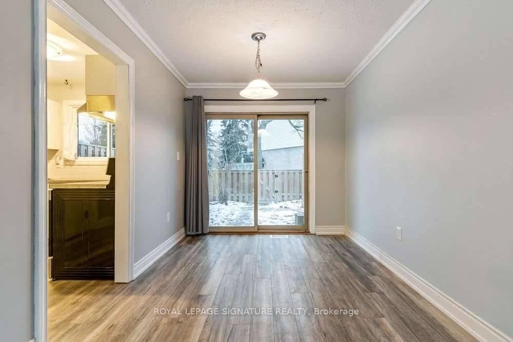 Photo 6 of Unit 5, 46 Mountainview Road S, Halton Hills, Georgetown — HOMEH