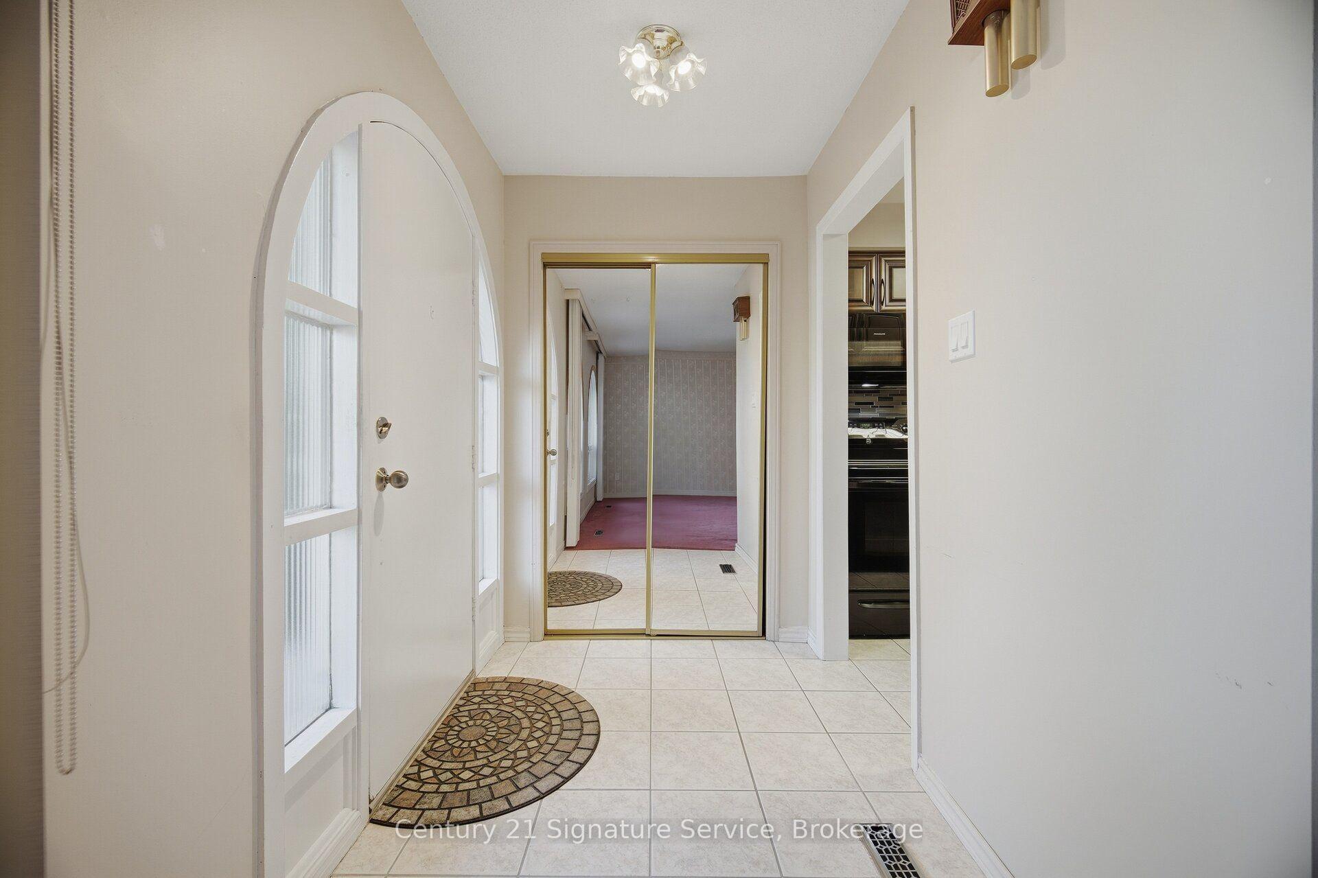 Photo 7 of 1166 Grand Boulevard, Oakville, Falgarwood — HOMEH