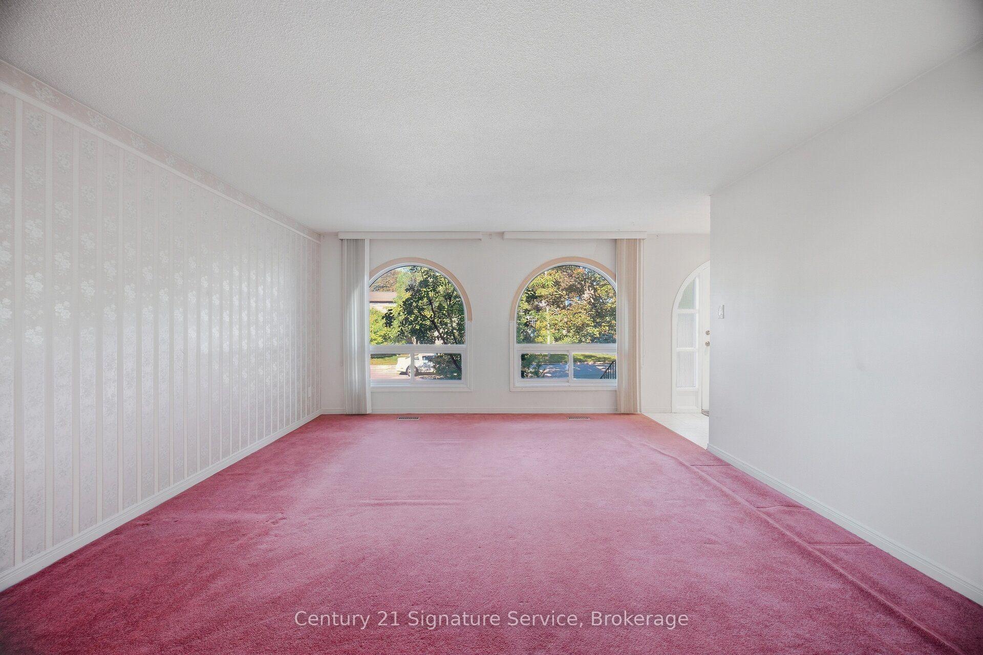 Photo 11 of 1166 Grand Boulevard, Oakville, Falgarwood — HOMEH