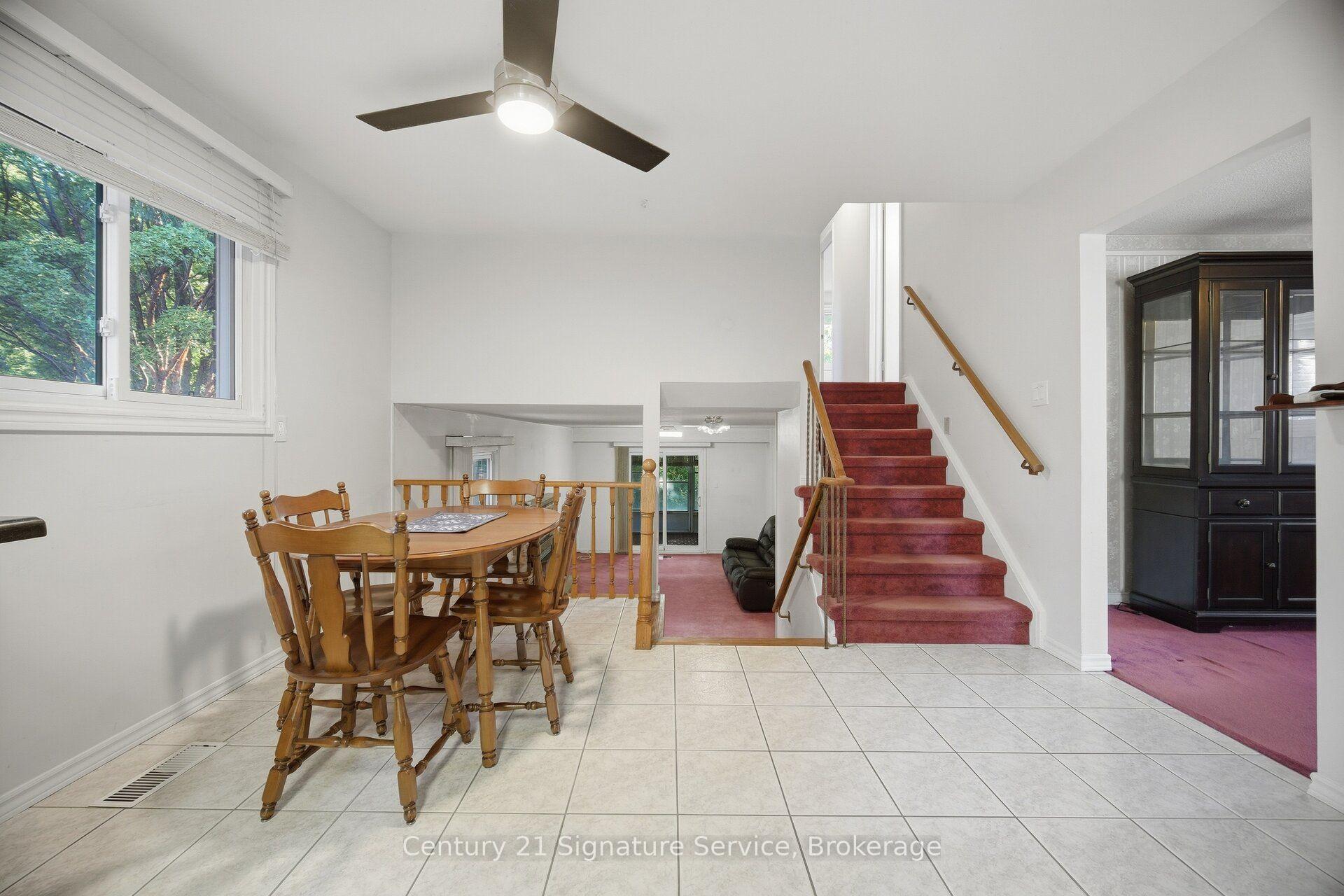 Photo 15 of 1166 Grand Boulevard, Oakville, Falgarwood — HOMEH
